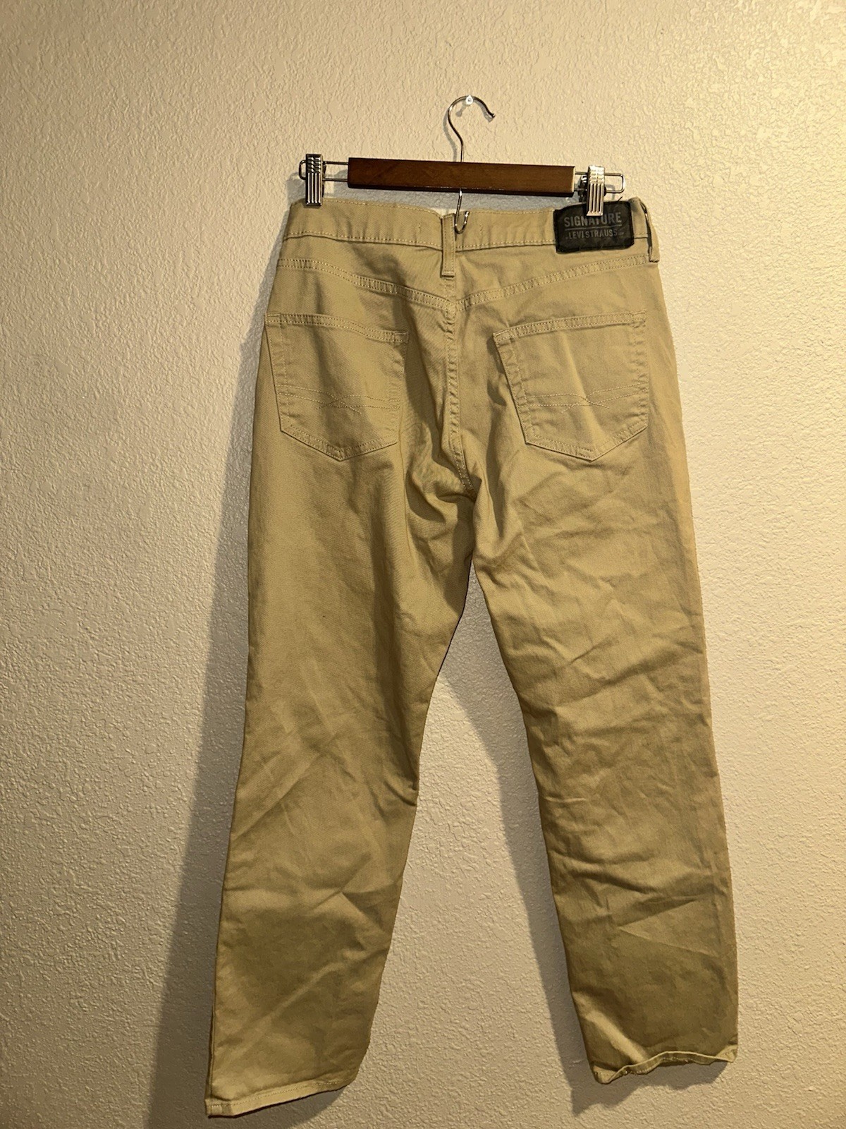 Signature by Levi Strauss & Co. Men’s Chino Pants Athletic Straight Khaki W30
