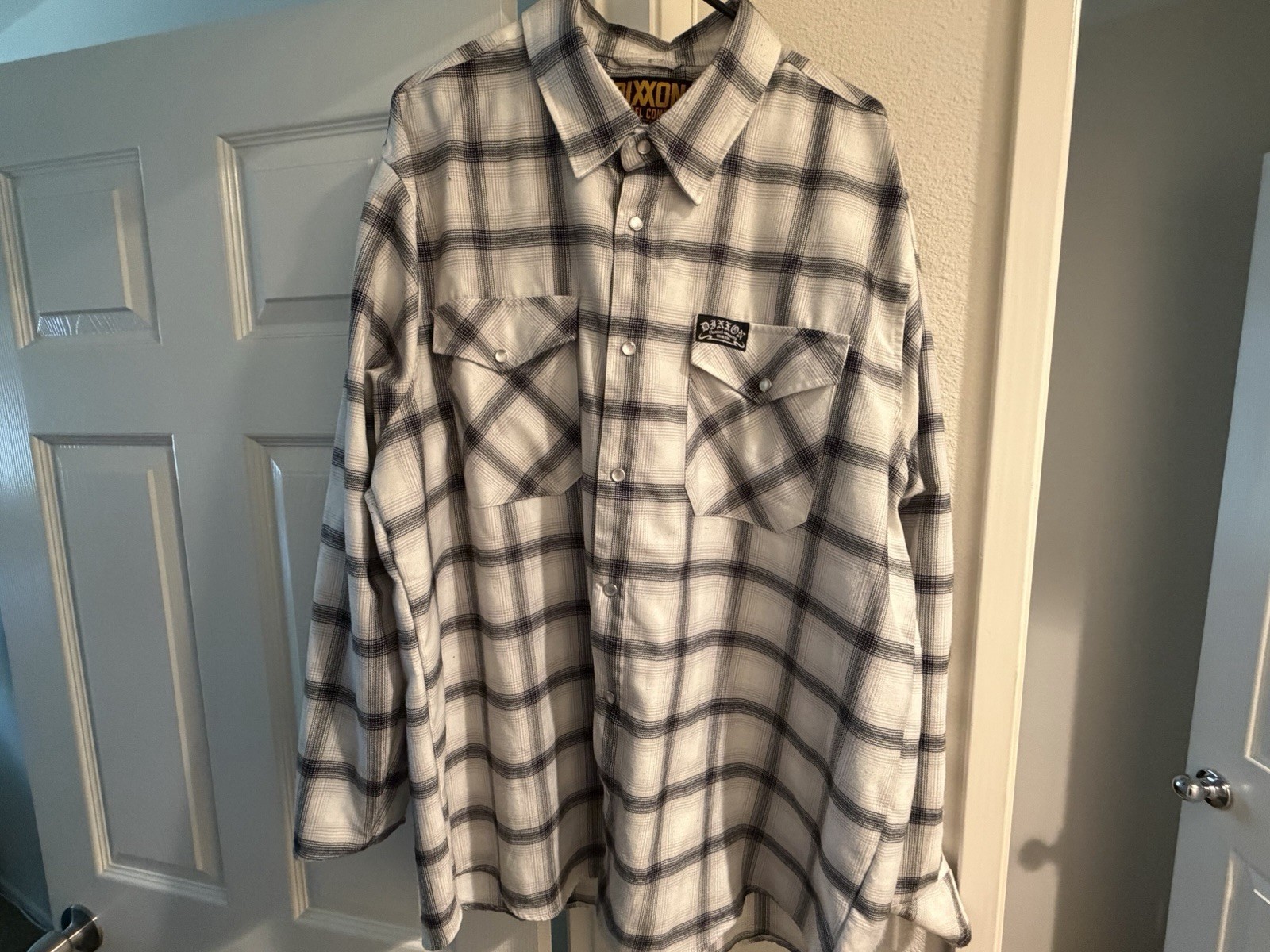 Dixxon Flannel Guera Men’s 2XL White Black Plaid Pearl Snap Button Shirt