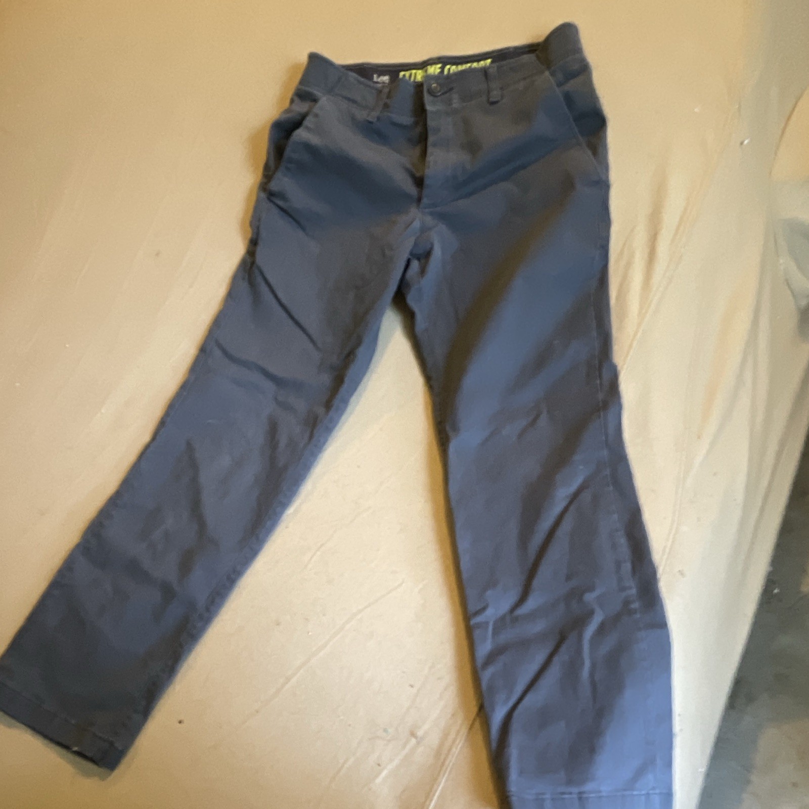 Lee Extreme Comfort Men’s Gray Twill Chino Pants 30W Straight Fit Stretch