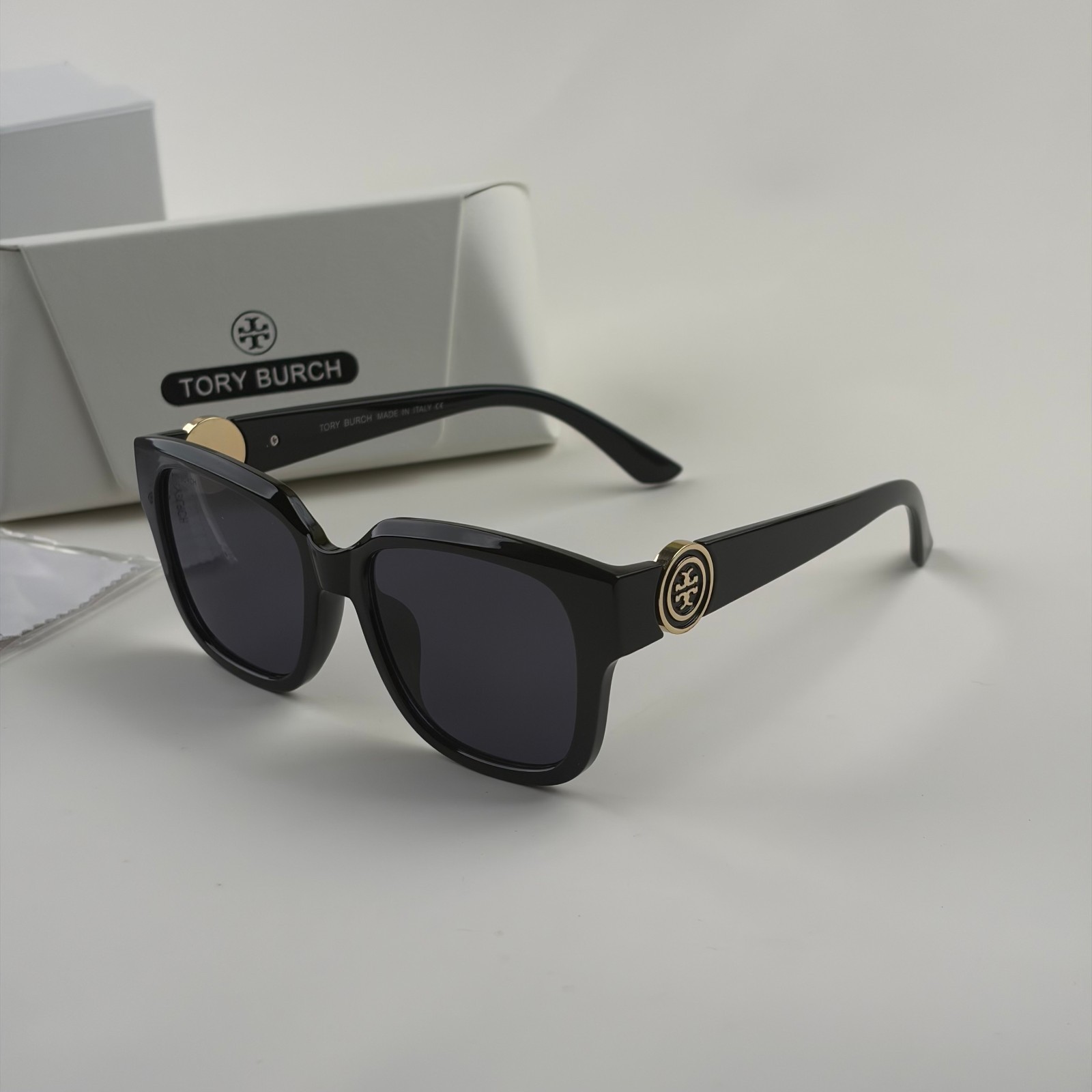 New In Box – Tory Burch Women’s Sunglasses Black Square Frame Driving Beach Chic