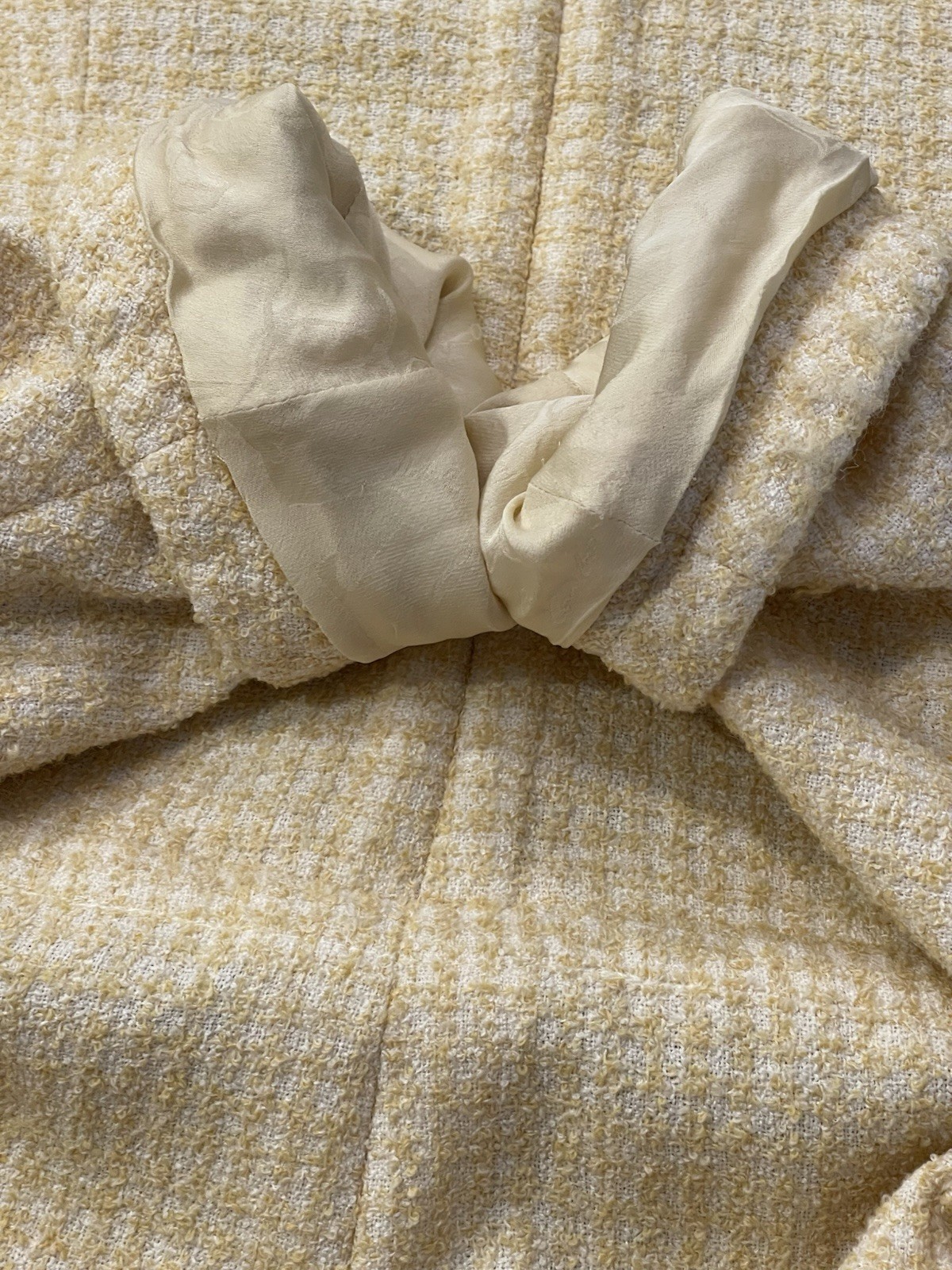 CHANEL 09C light yellow Check Jacket Size 42 Made in France P34739V24898