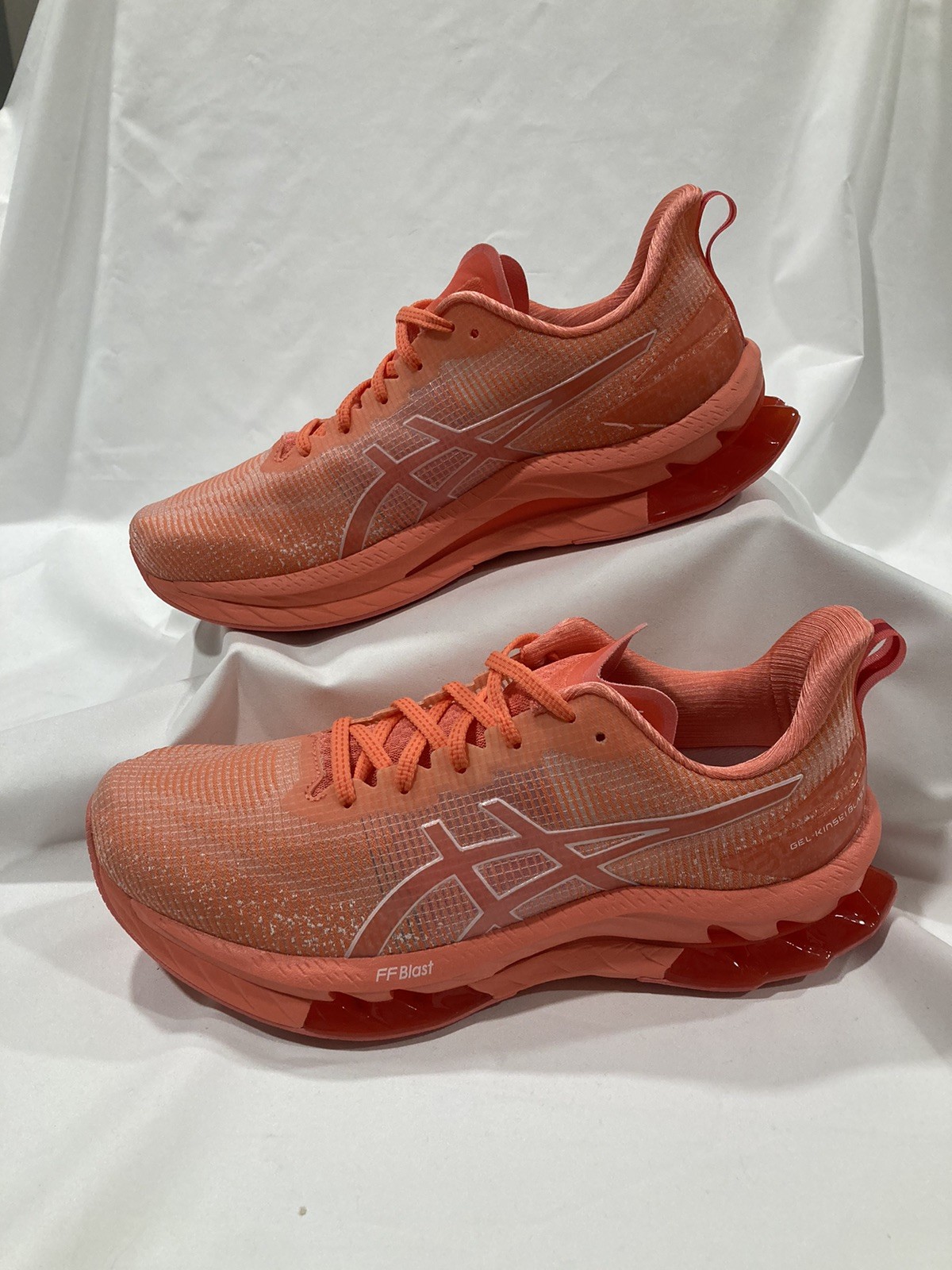 Asics Gel Kinsei Blast Le 2 Women’s size 11 Papaya/White 1012B411