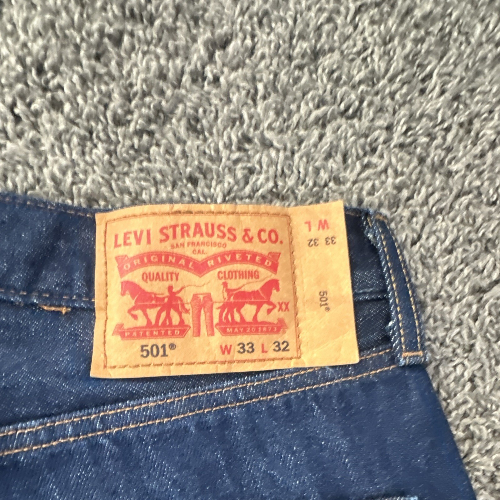 Levi’s Men’s Navy Blue Dark Wash Straight Leg Denim Jeans Mid Rise