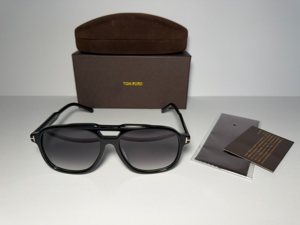 Tom Ford Raoul FT0753 01B Shiny Black Gradient Smoke 62 mm Men’s Sunglasses