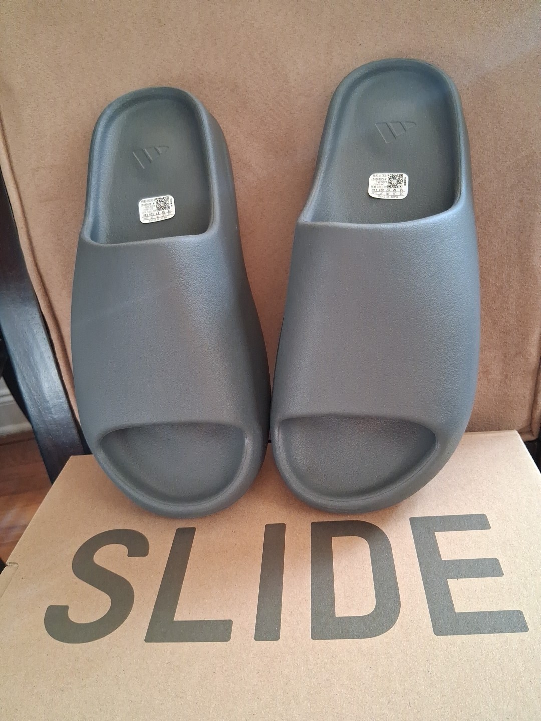🤩 Adidas Yeezy Slide Slate Grey Size 12 ID2350 BRAND NEW With Box