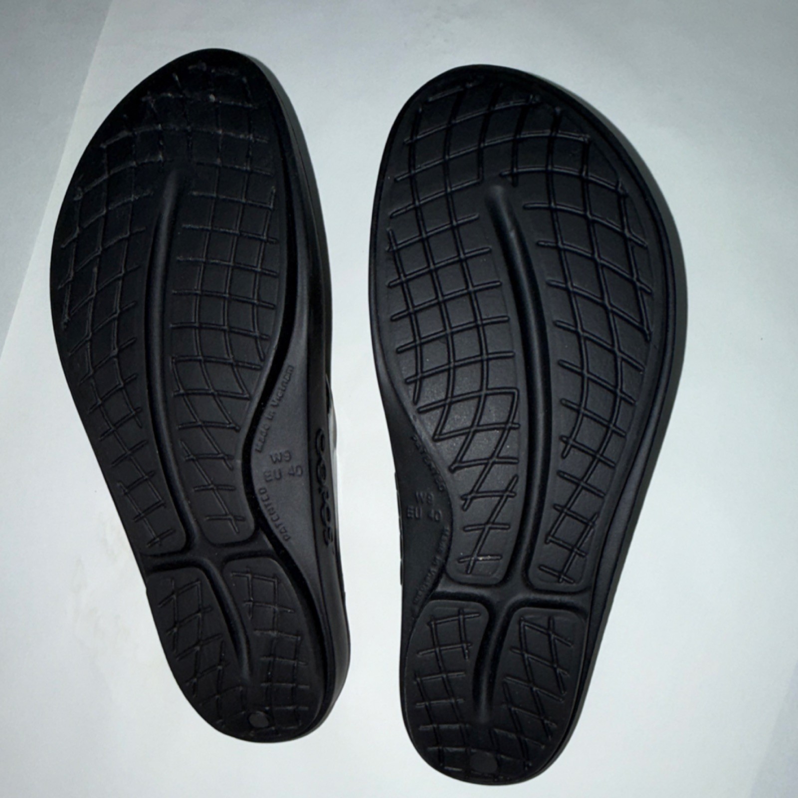 OOFOS Cushioned Comfort Camo Camouflage Thong Slip-On Sandals US 8