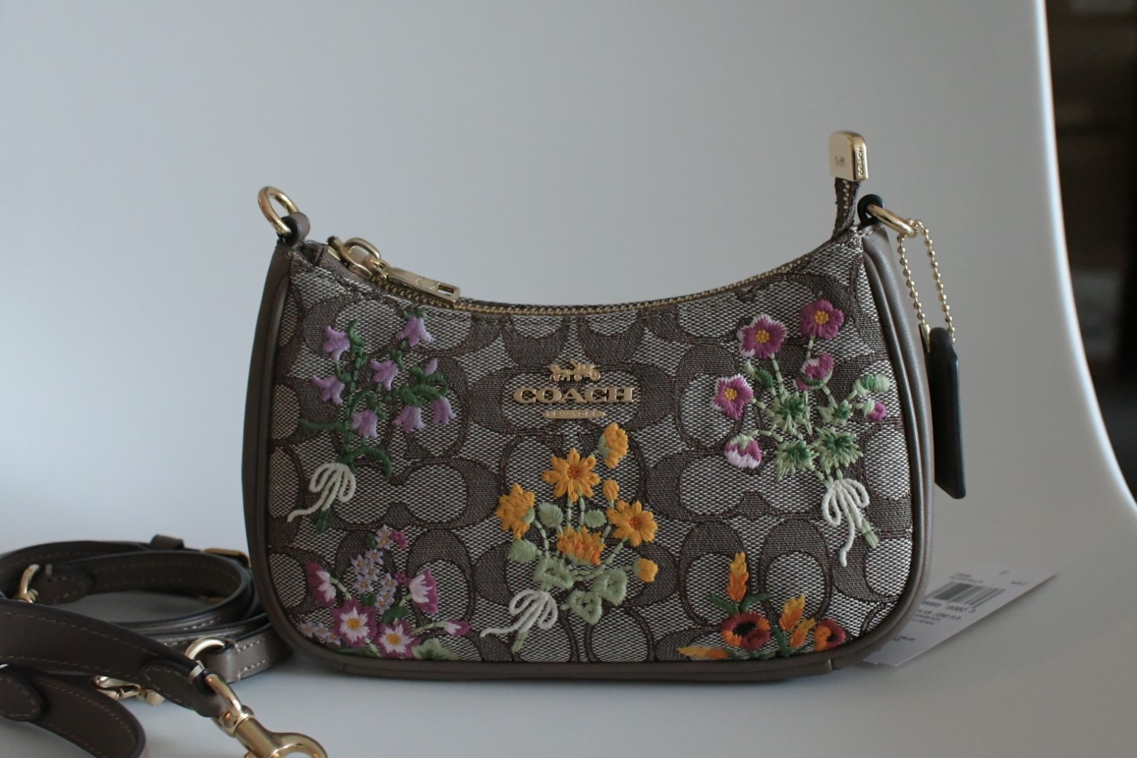 US duties incl.❣ Coach Teri Mini Bag in Signature Jacquard w/ Floral Embroidery