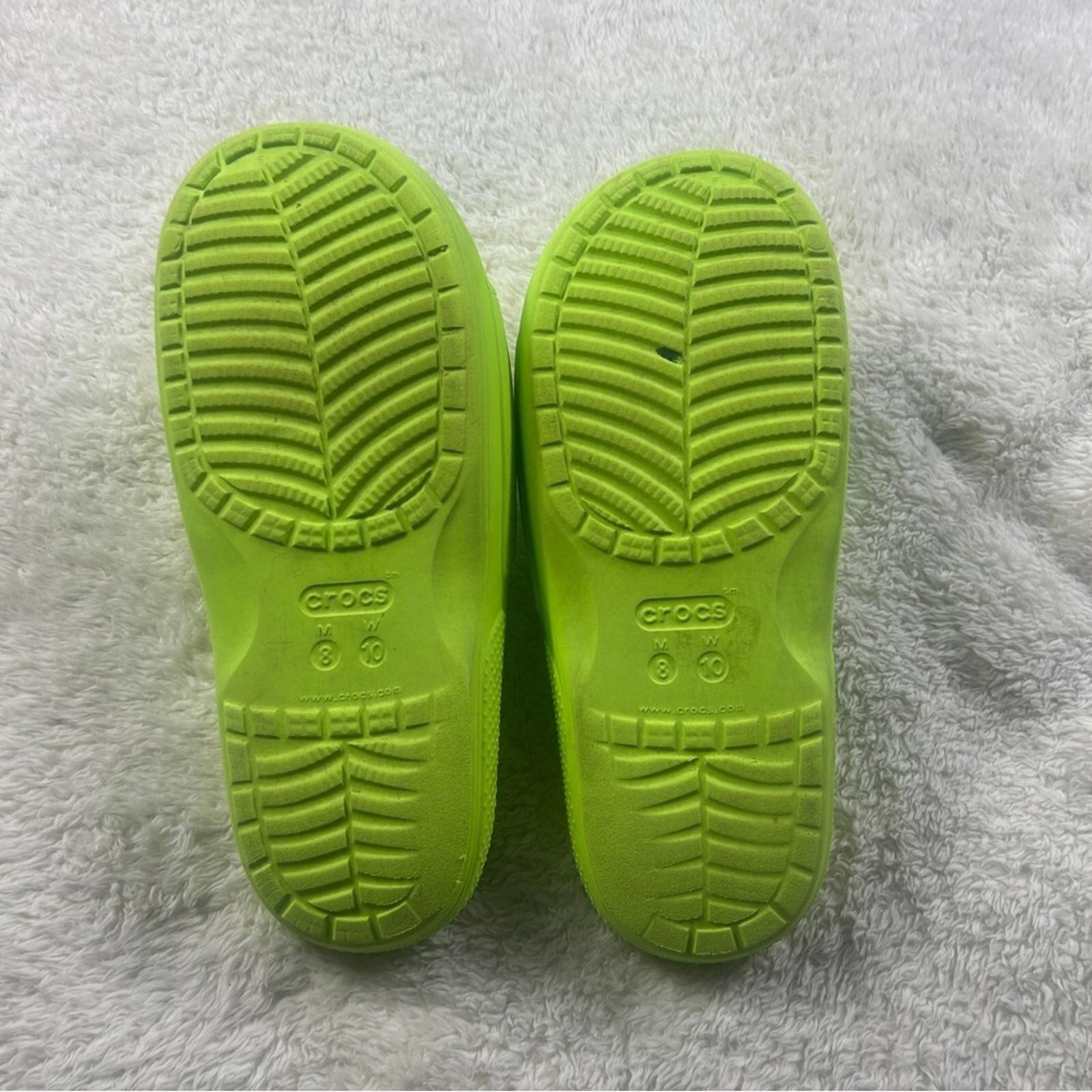 Crocs Classic Slide Sandals Neon Lime Green Unisex Lightweight Pool Shower Shoes