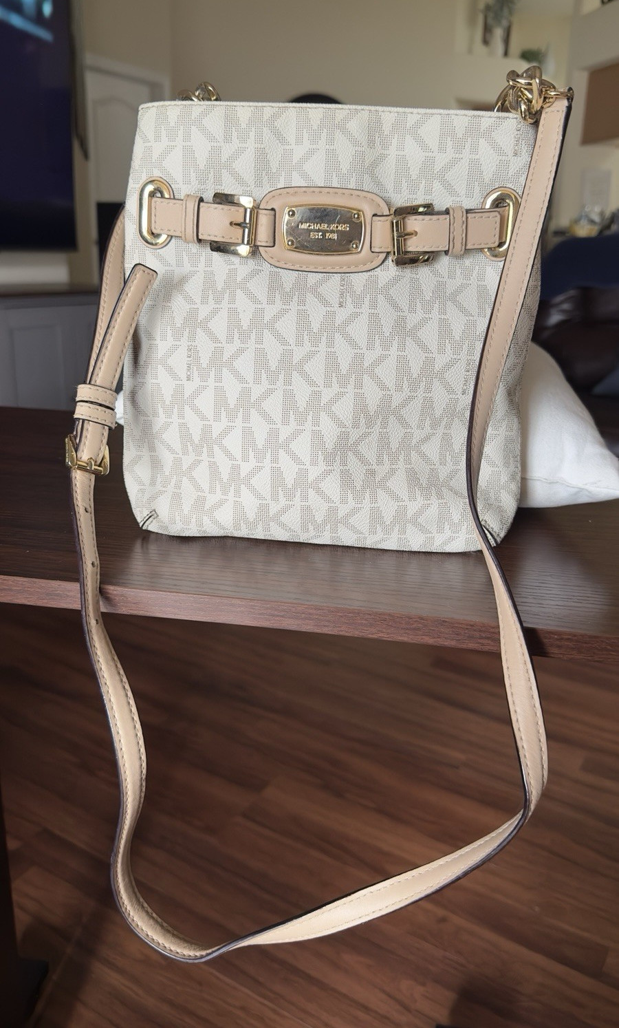 Michael Kors Small Beige Logo Crossbody Bag Zip Closure Adjustable Strap Gold