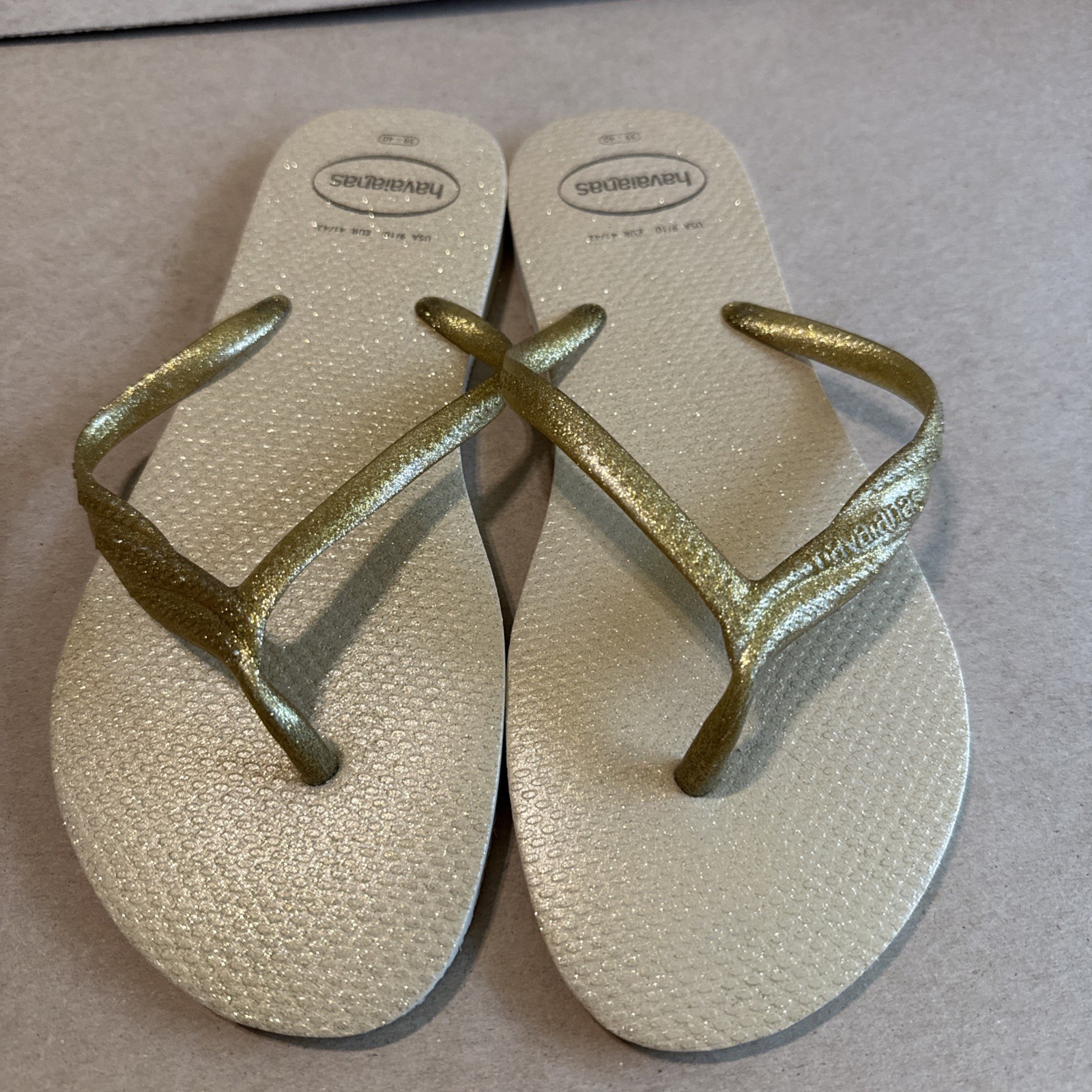 HAVAIANAS Slim Gold with Glitter Footbed and Glitter Straps 39/40 – New