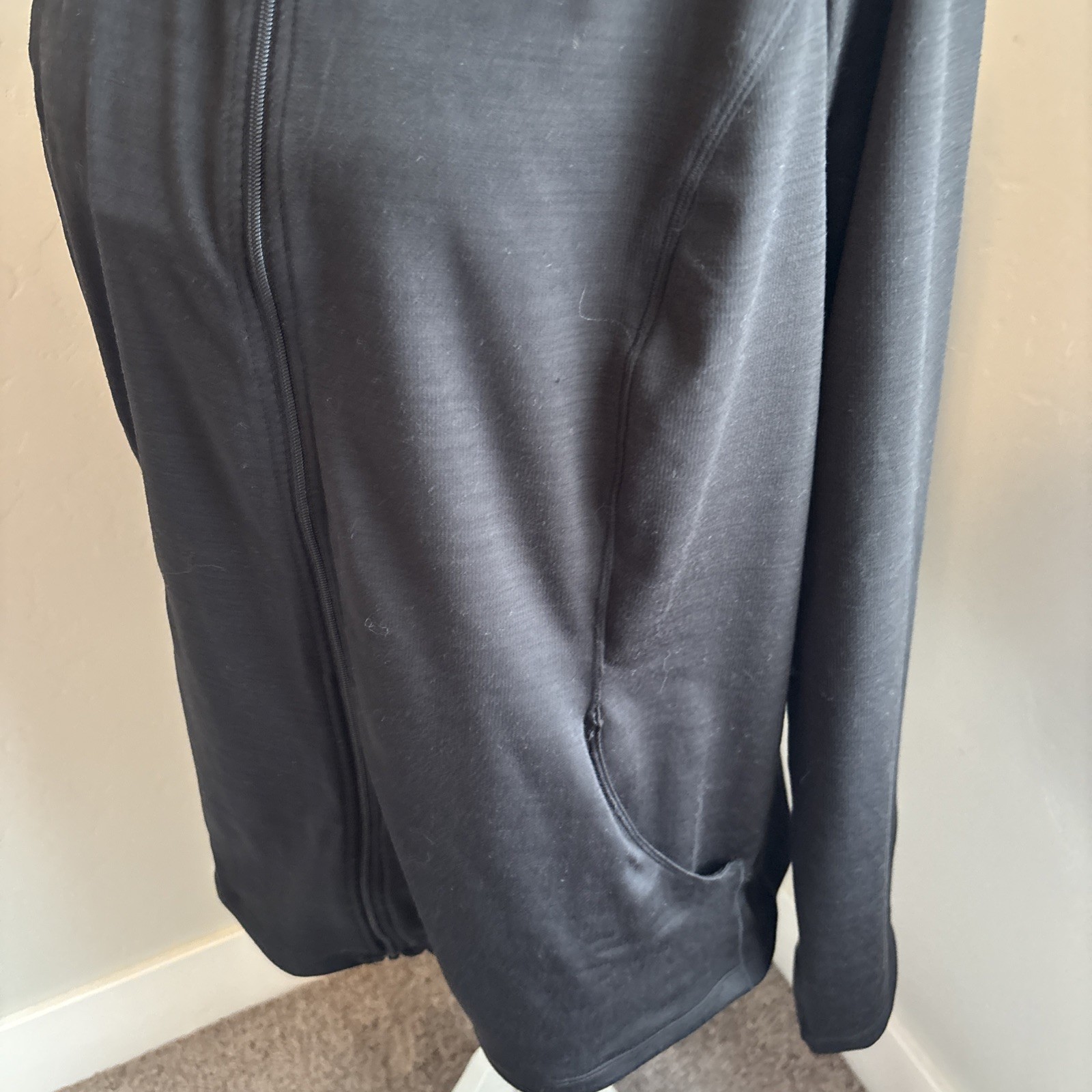 NWT 32 Degree Heat Zip Front Black Activewear Jacket Size Large, layering. NWT.