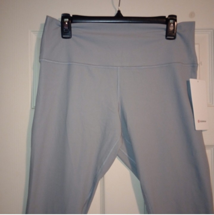 NWT lululemon Align Ribbed High Rise 28″ Leggings w/ Pockets Gray Size 14