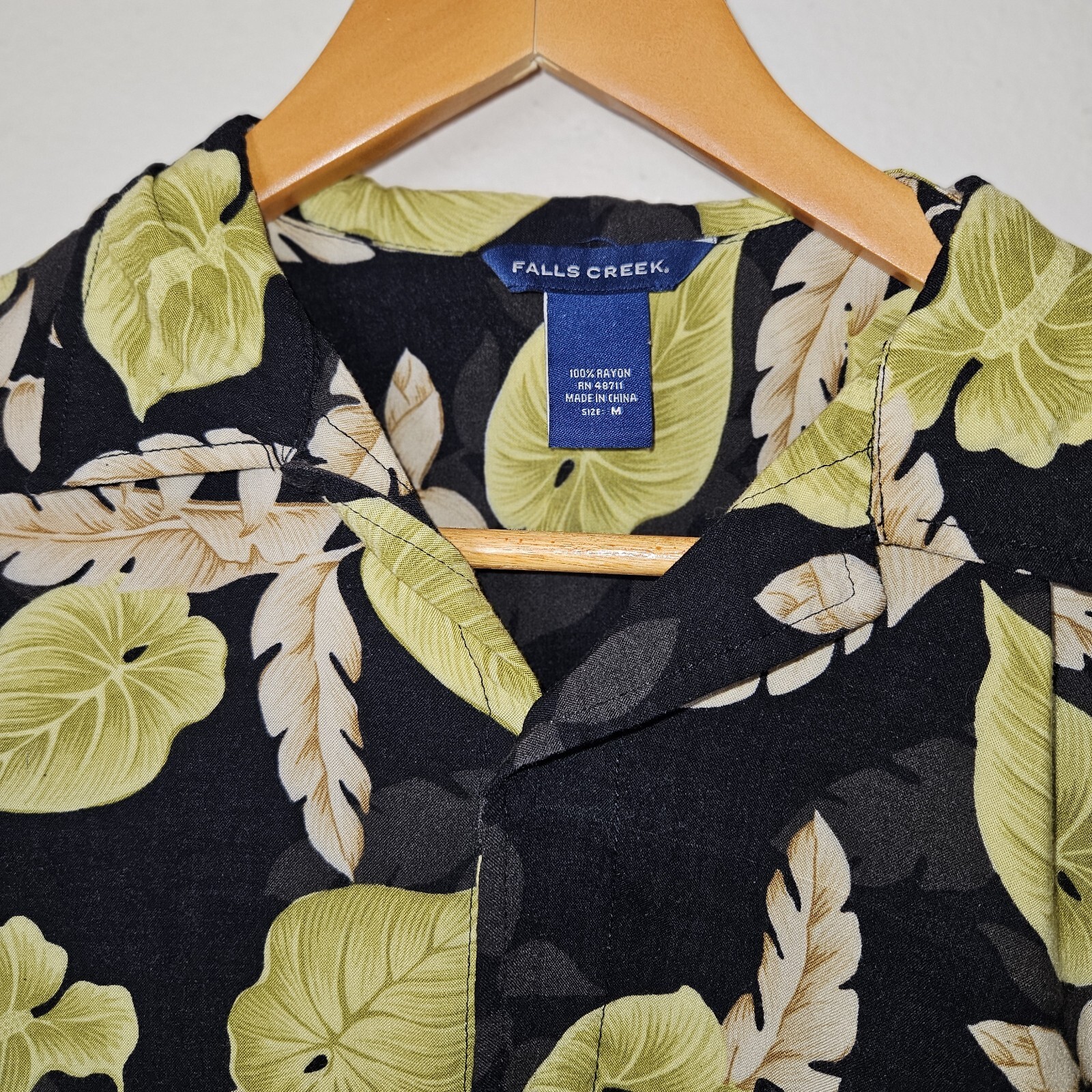 Falls Creek Black Floral Rayon Hawaiian Shirt Medium M Mens Short Sleeve Camp