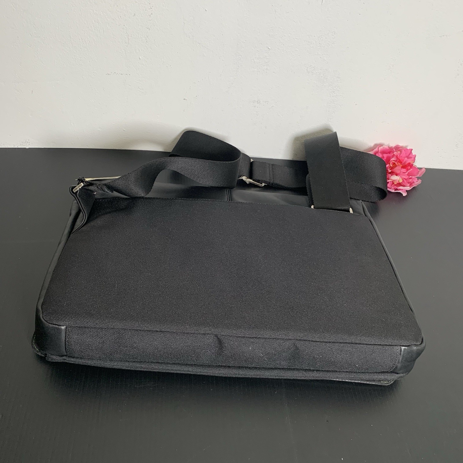 Knomo London – Black Laptop Business Messenger Bag with Shoulder Strap