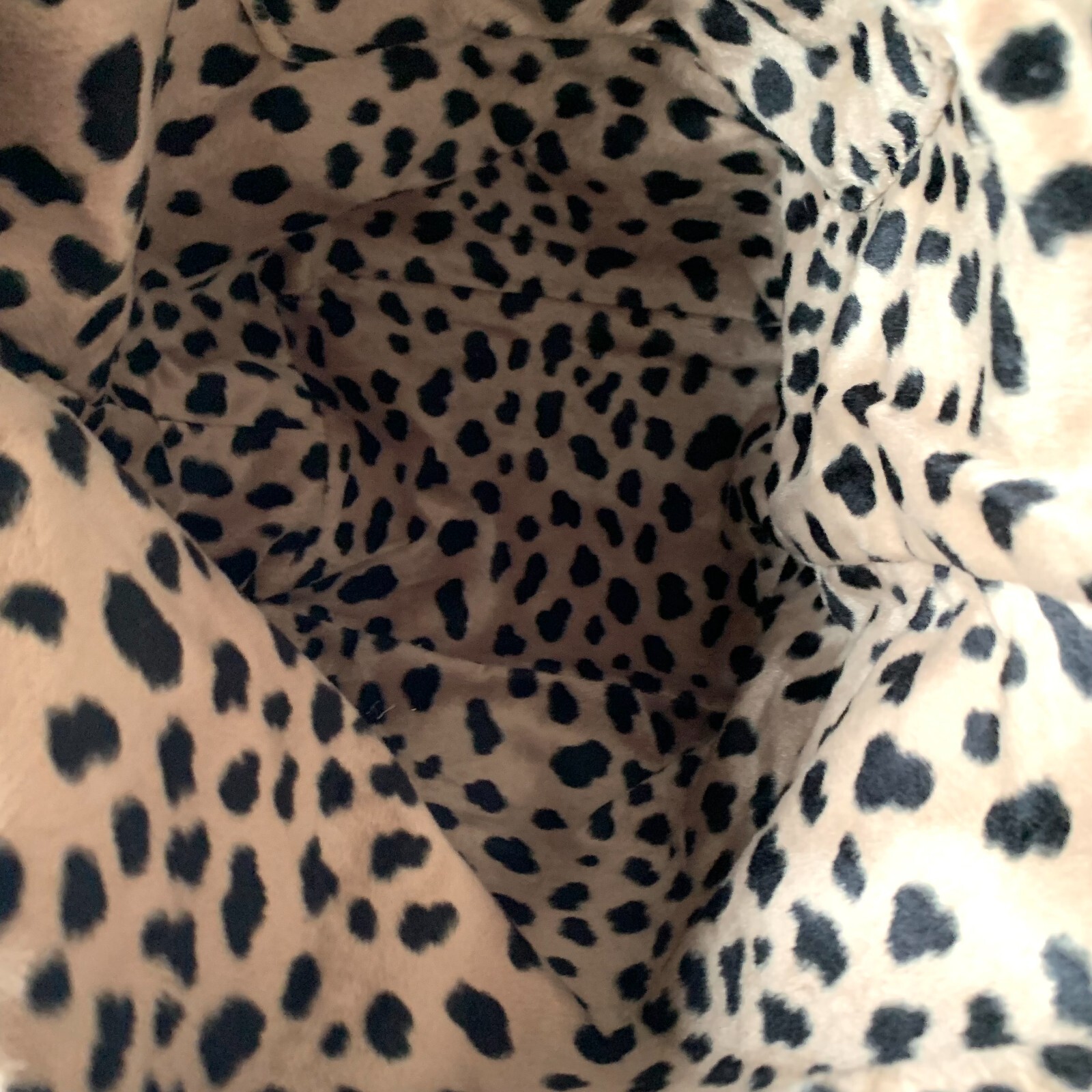 Alexia Hollinger Paris Leopard Print Interior Designer Handbag Tote Magnet Close