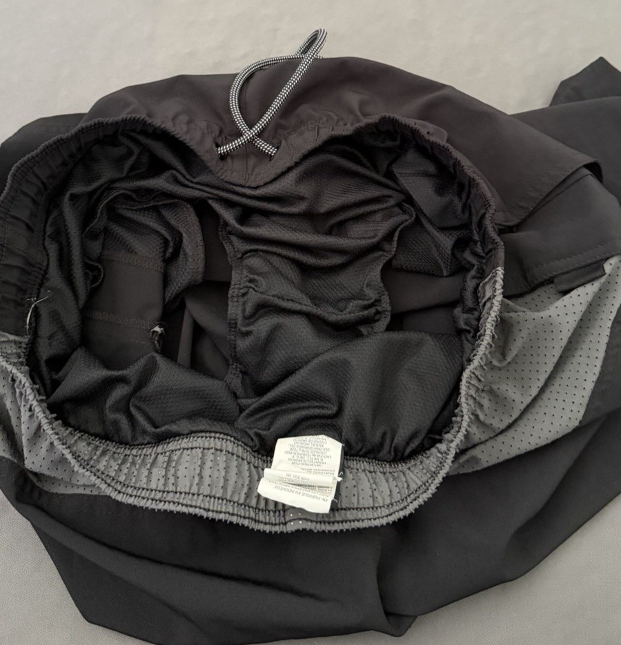 Nike Core Contend Volley Swim Trunks Men’s Size Medium Black Drawstring Lined