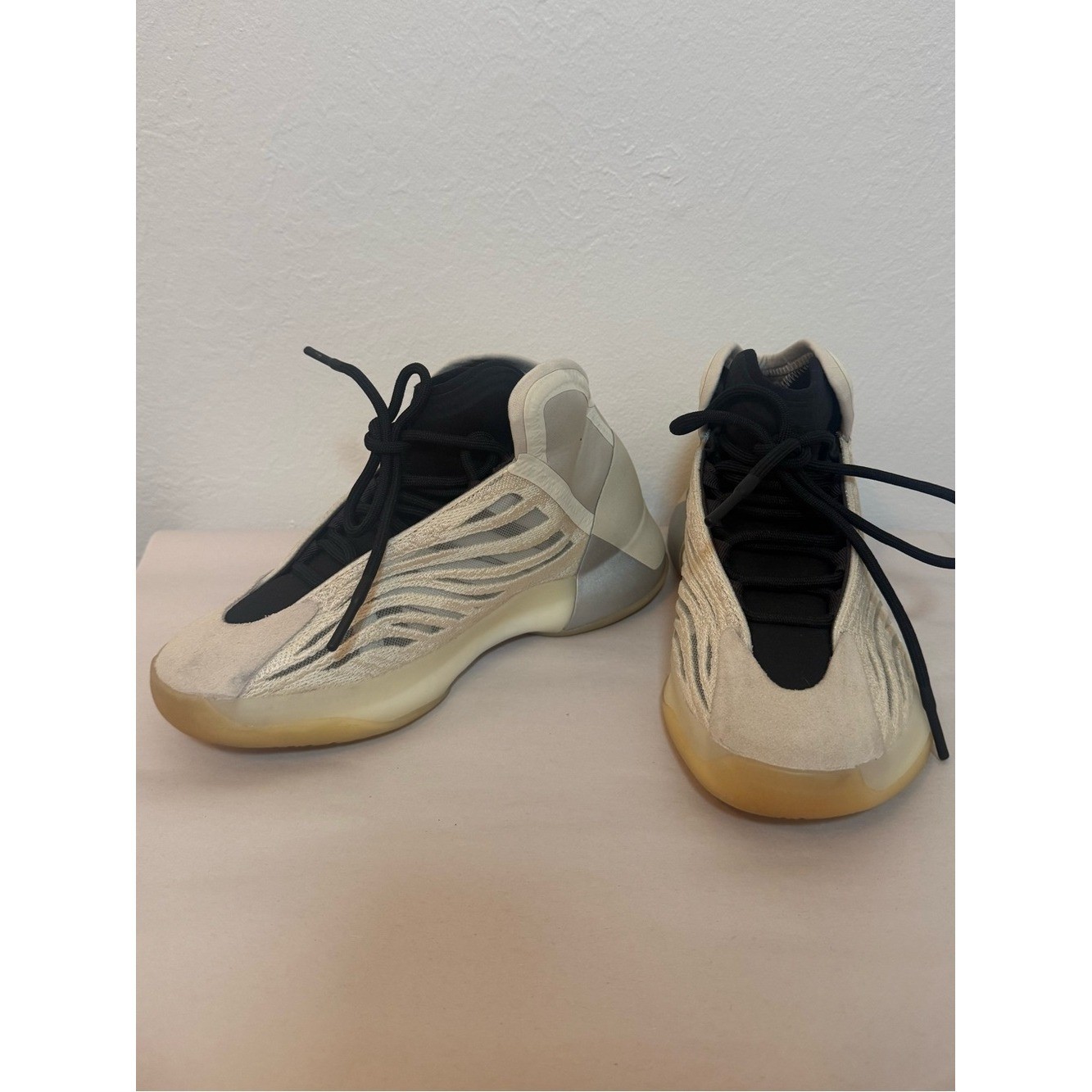 Adidas Yeezy Quantum ‘Mist Slate’ sneakers