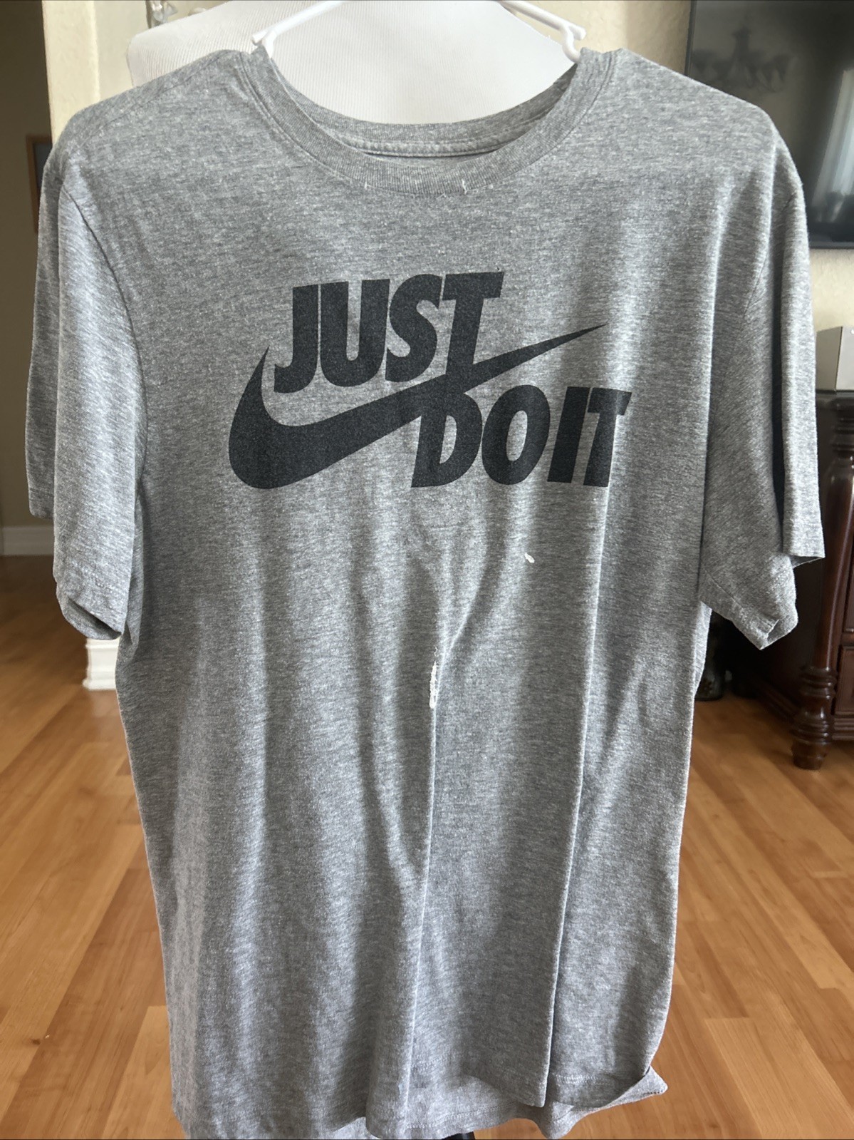 Nike Sportswear Just Do It Graphic Tee T-Shirt Gray AR5006-063 Men’s Med