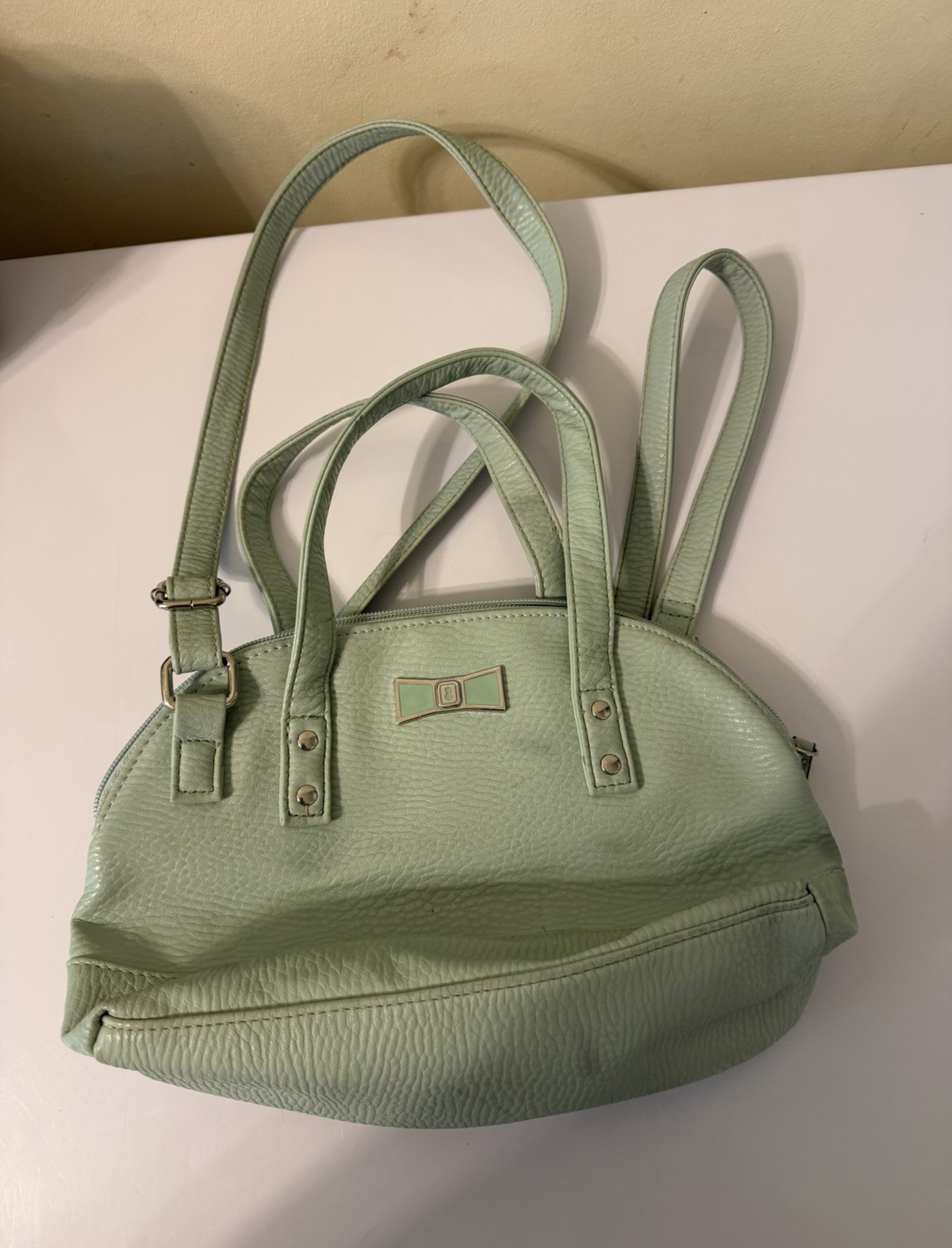 Green Pebbled Satchel Top Handle Zip Closure Adjustable Strap Inner Pockets