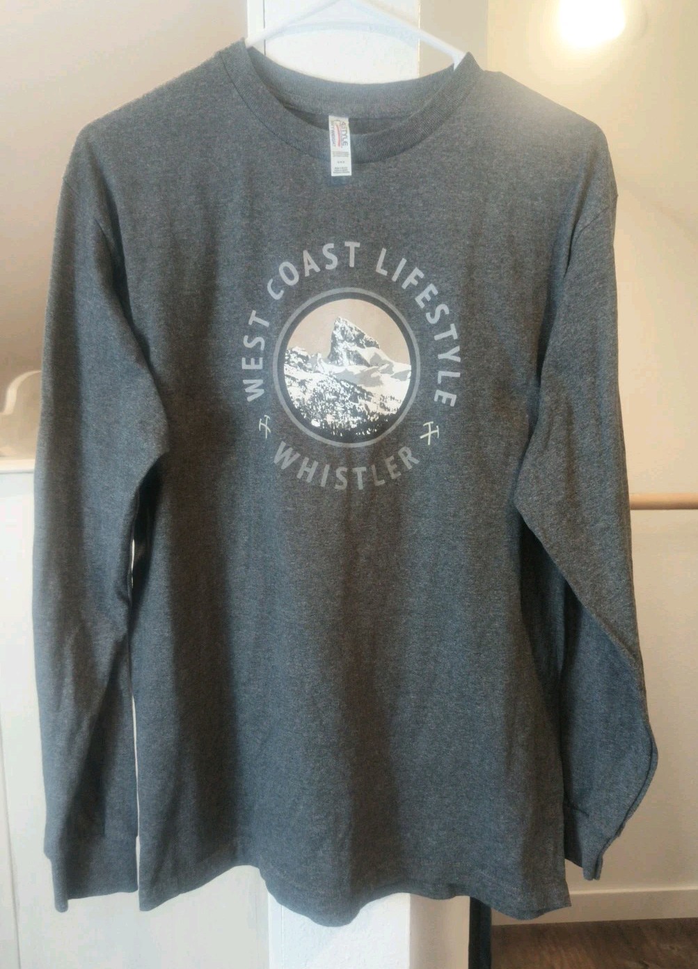 Alstyle Heavy Weight Shirt Men’s Medium Long Sleeve Whistler Gray