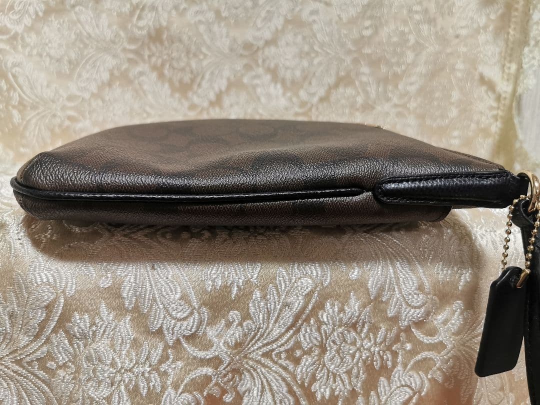 Excellent Condition Coach Signature Shoulder Bag F35940 25a