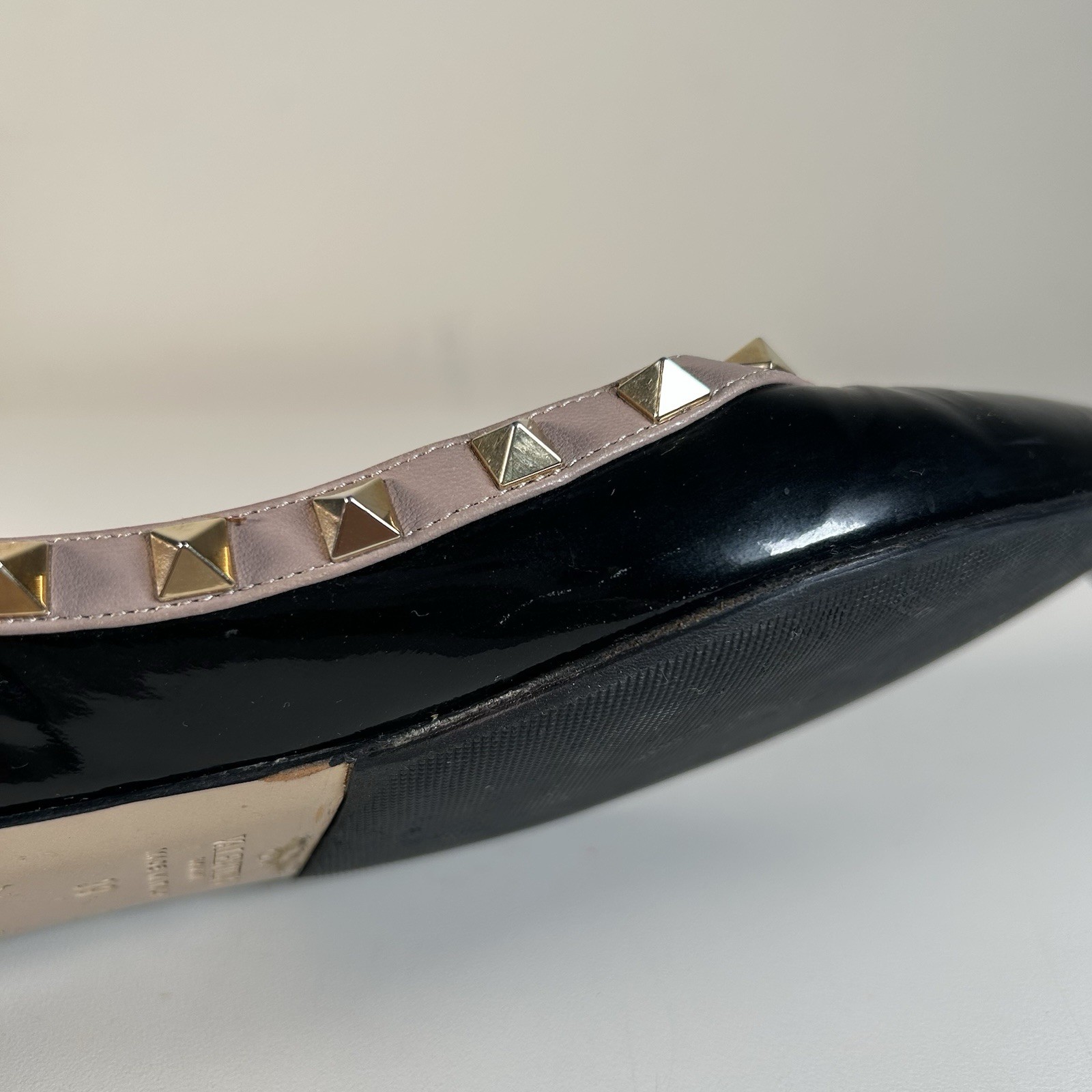 Valentino Garavani Rockstud Ballet Flats Black Pointed Toe Patent Leather Sz 39