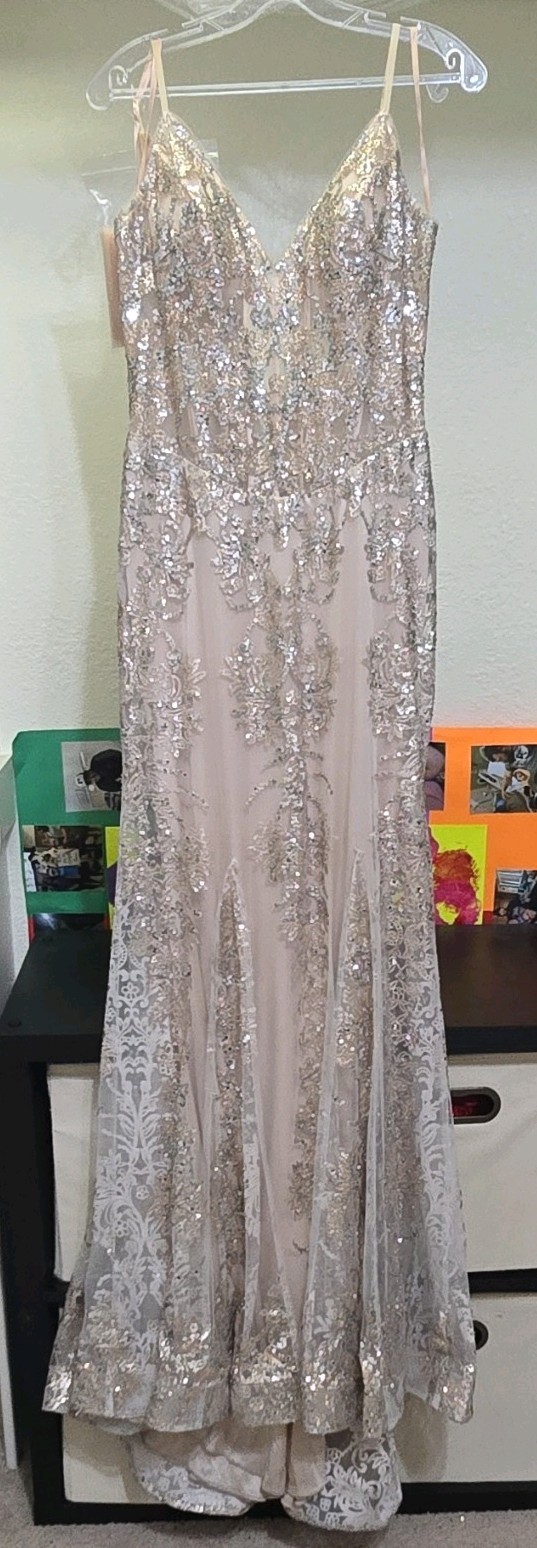 Ladivine by Cinderella Divine Champagne Sequin Sleeveless Prom Gown Size 8