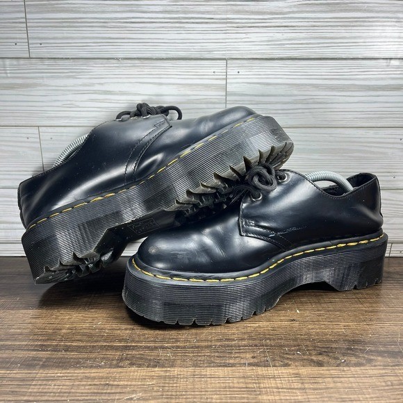 Dr. Martens 25567 Quad Platform Black Shoes – M 7 – W 8