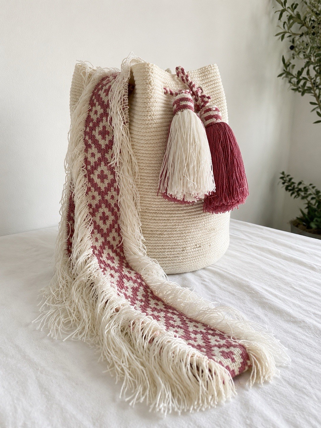 Authentic Colombian Wayuu Mochila Bag Handmade Crossbody Purse Cream-Rose Pink