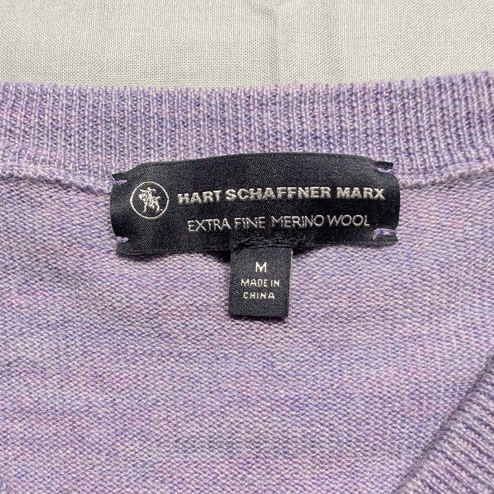 Hart Schaffner Marx Men Sweater Lavendar Size Medium 100% Fine Merino Wool
