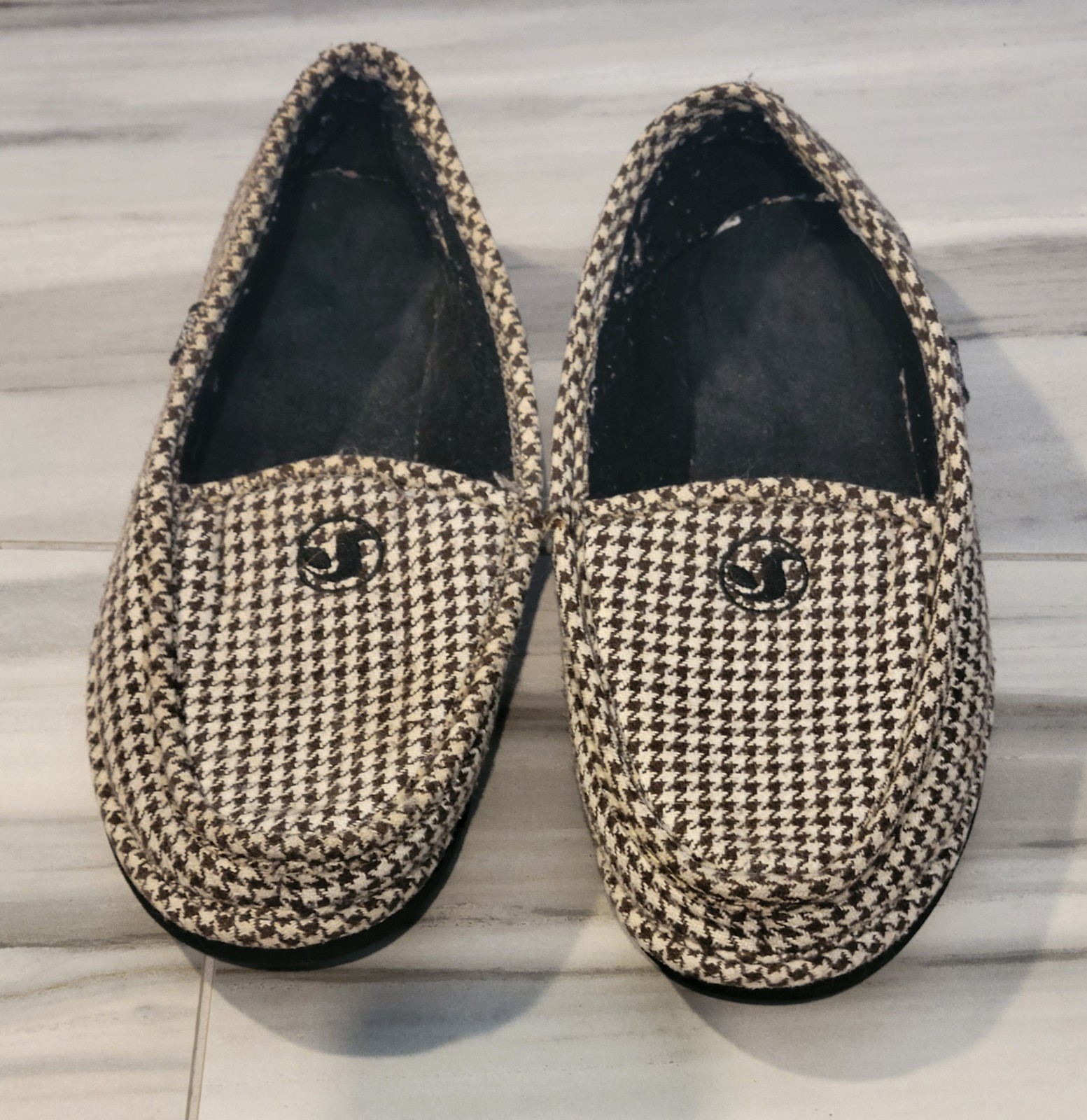 DVS Shoe Company Slippers Size 12