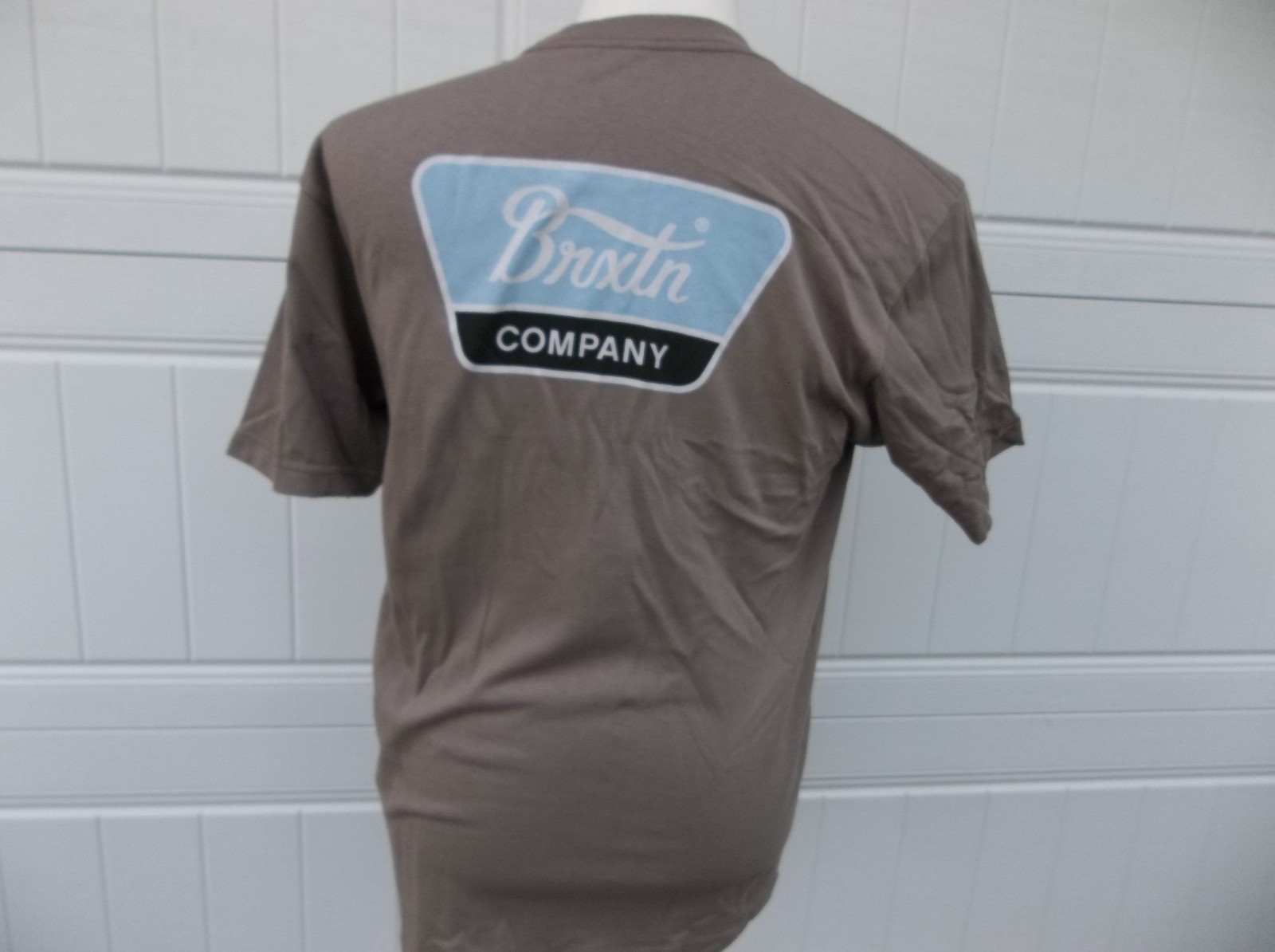 NWT MEN’S BRIXTON LINWOOD STANDARD TEE-SHIRT.MEDIUM.BRAND NEW FOR 2026.