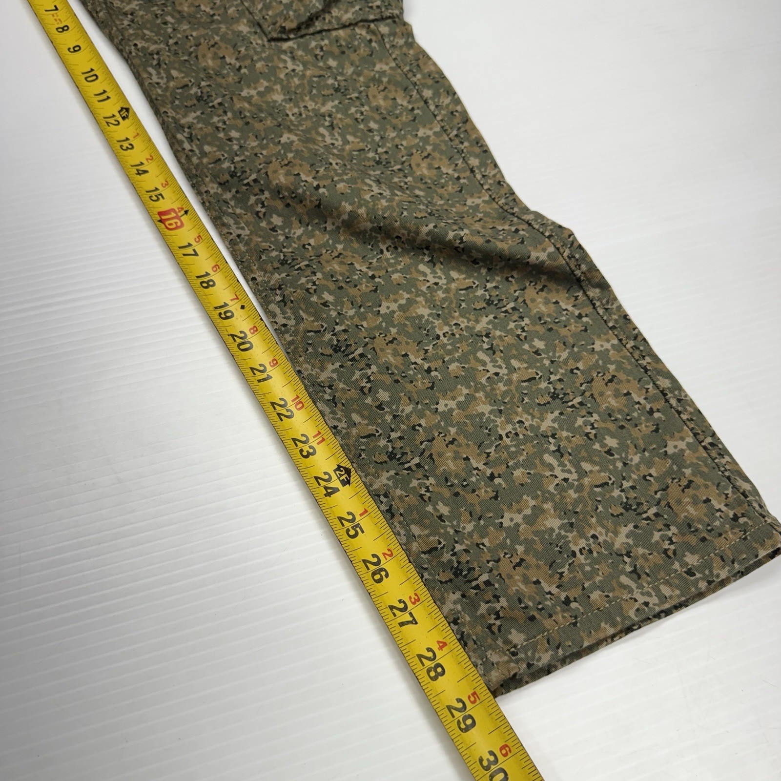 Levis Slim Straight Cargo Forest Camo Pants 32×30 Cotton Blend NWT USA Army