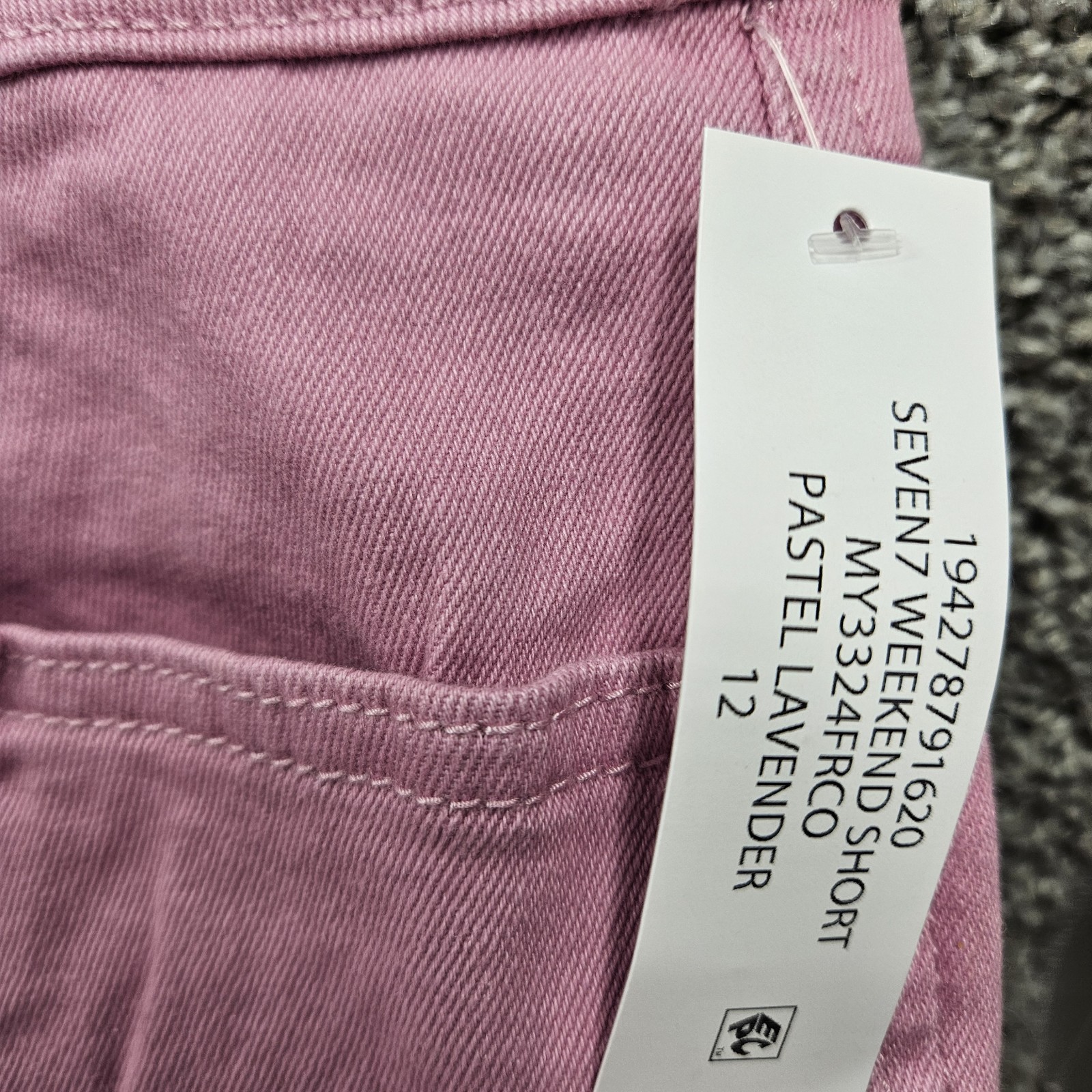 Seven7 Shorts Women’s Size 12 Fray Hem High Rise Denim Pastel Lavendar Zip