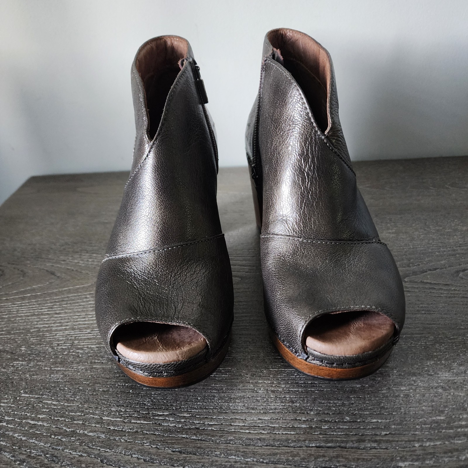 Dansko Delphina Bronze Leather Peep Toe Booties 37 6.5 7 Comfort Block Heel Boho