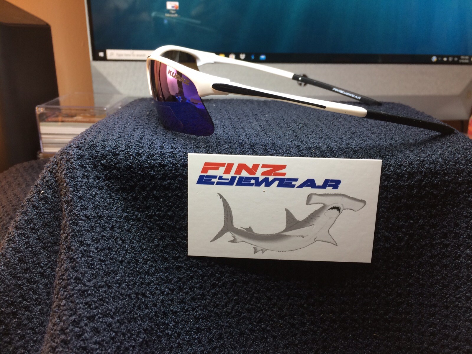 NEW FINZ POLARIZED SPORT SUNGLASSES WHITE-BLACK/ BLUE MIRROR LENS…….AWESOME