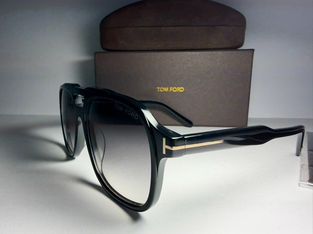 Tom Ford Raoul FT0753 01B Shiny Black Gradient Smoke 62 mm Men’s Sunglasses