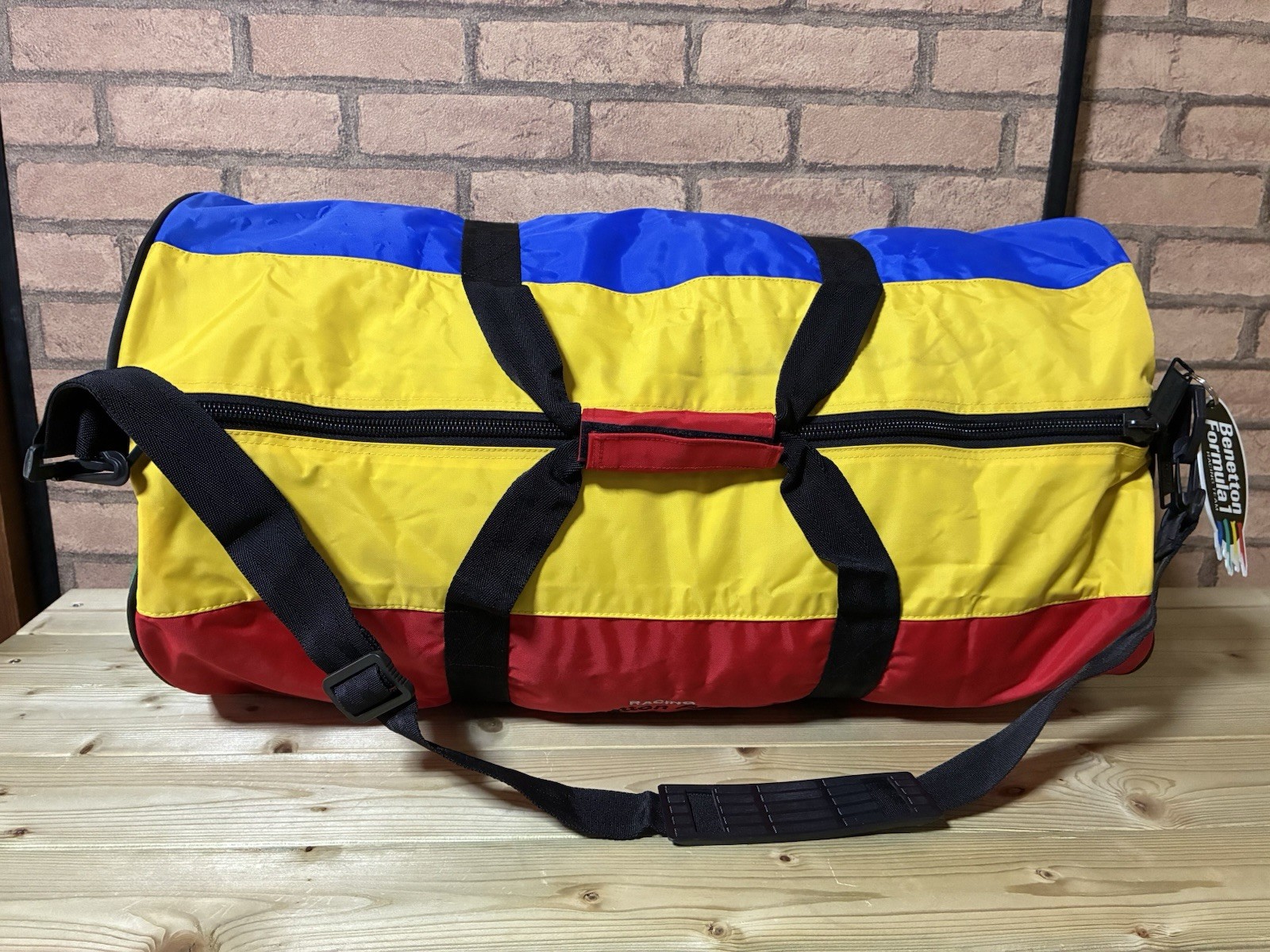 Benetton Formula 1 Racing Team Mobil Duffel Bag Vintage Size 24.8 x 13 x 12.6 in
