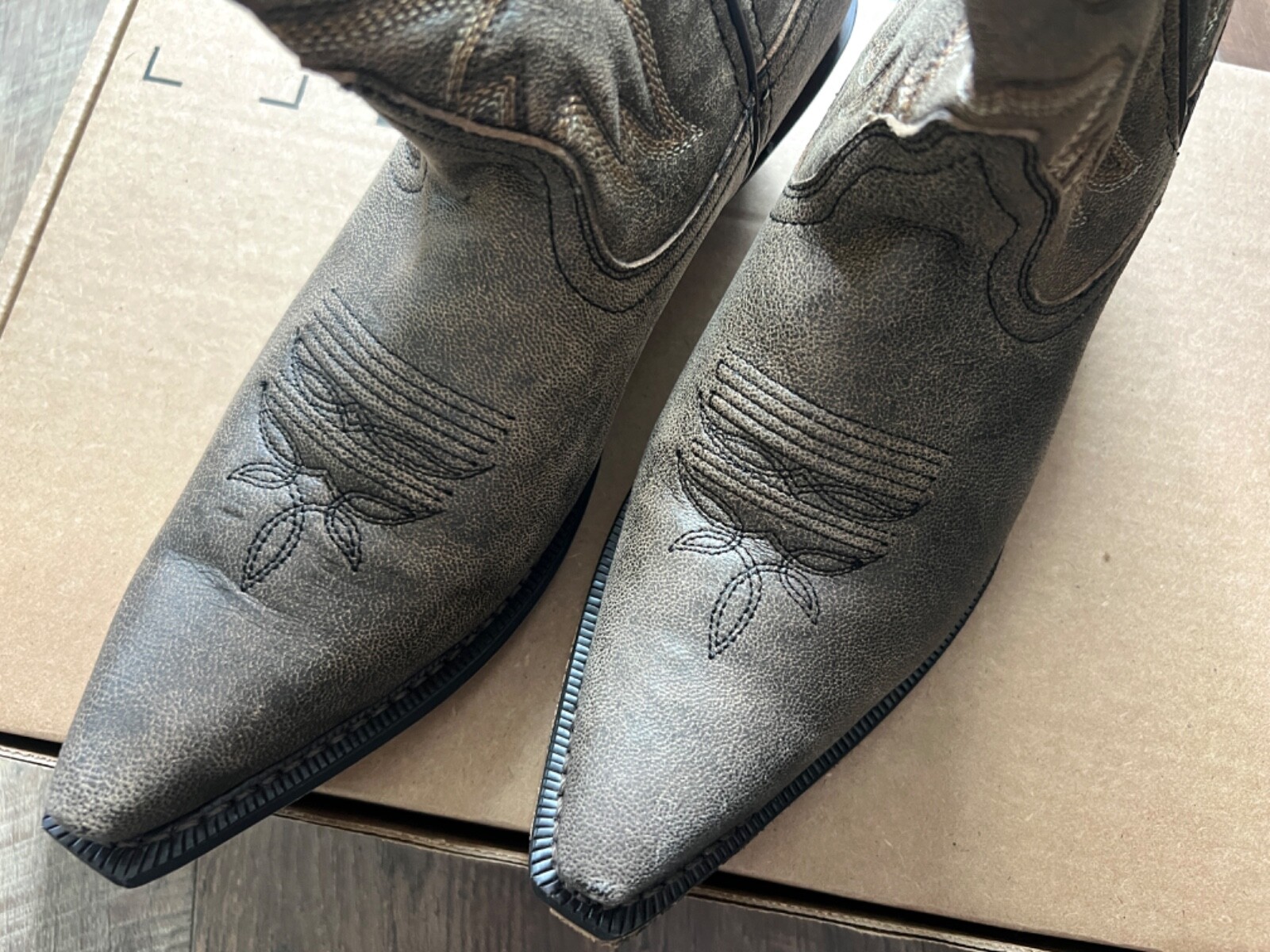Laredo Womens Access Goat Snip Toe Dress Boots Mid Calf Low Heel 1-2″ Size 10