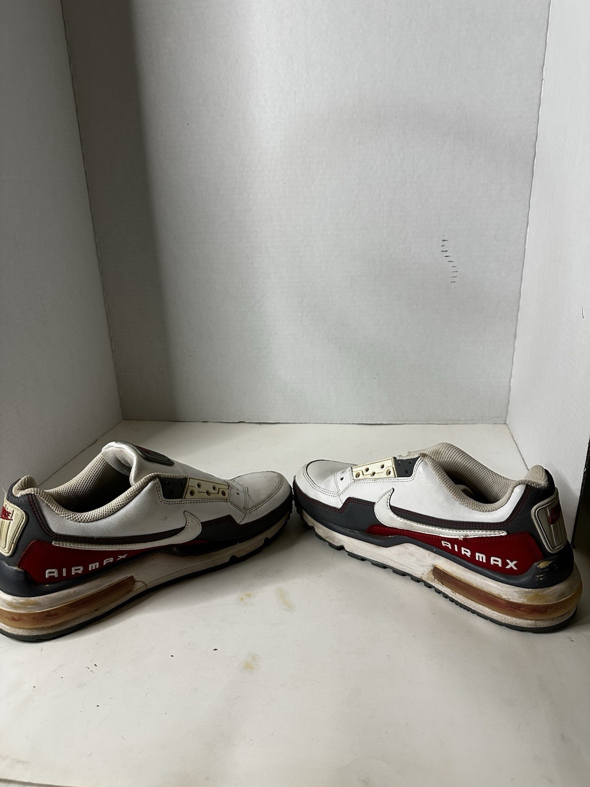 Nike Air Max – white and red Men’s Size 8