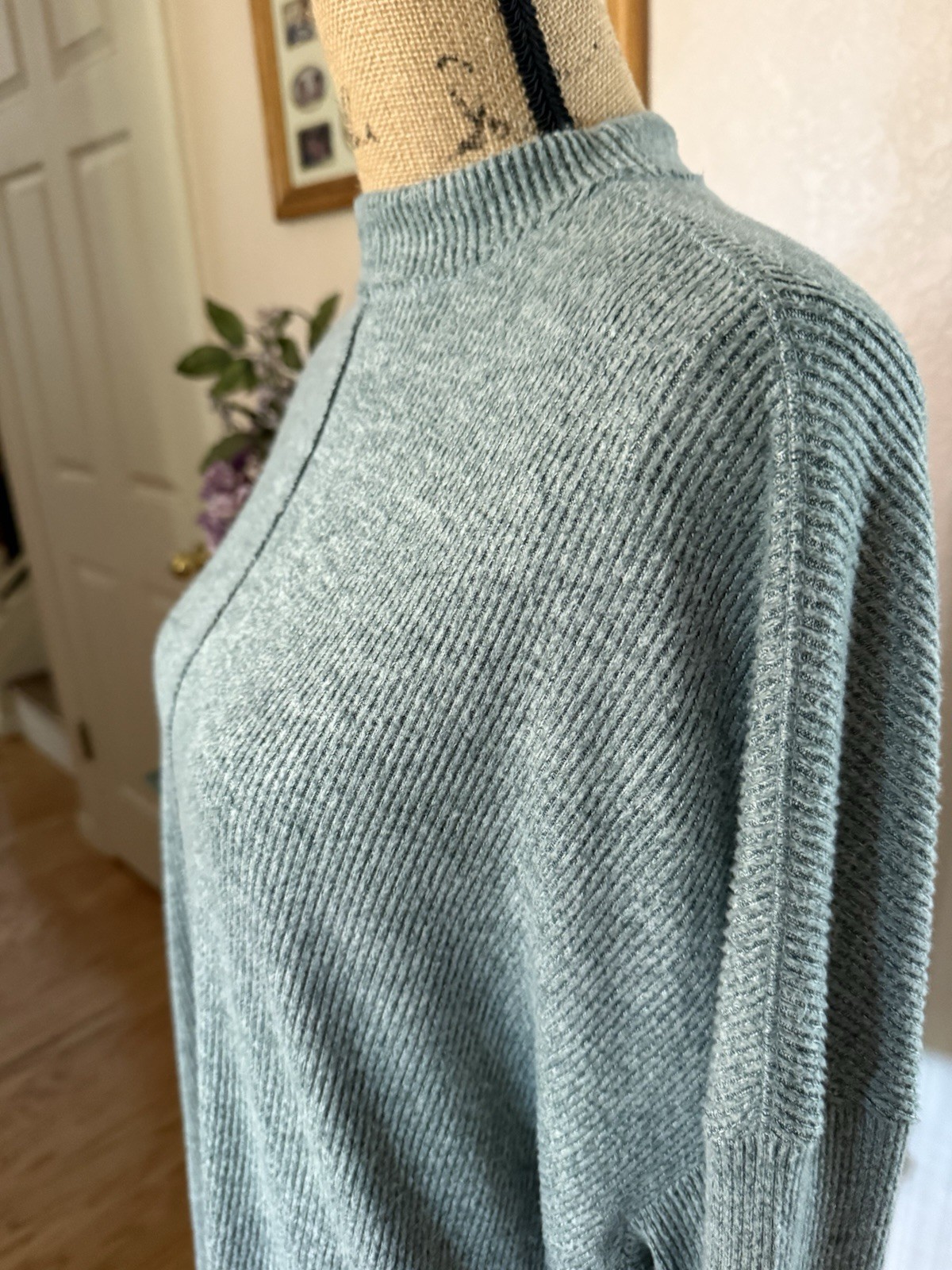 SO “SUPER COZY TOP” Sweater Sage Green, Mock Neck, Long Sleeve Size L