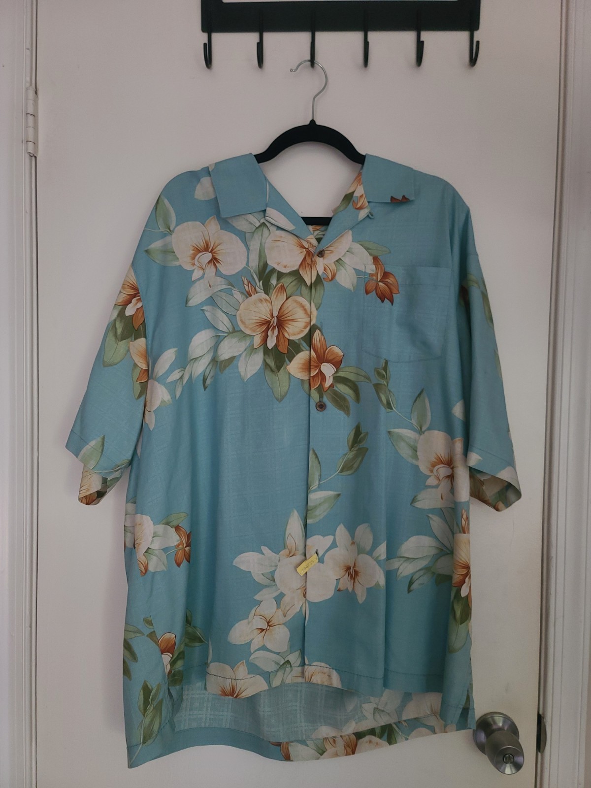 Tommy Bahama 100% silk size XLX/TGT