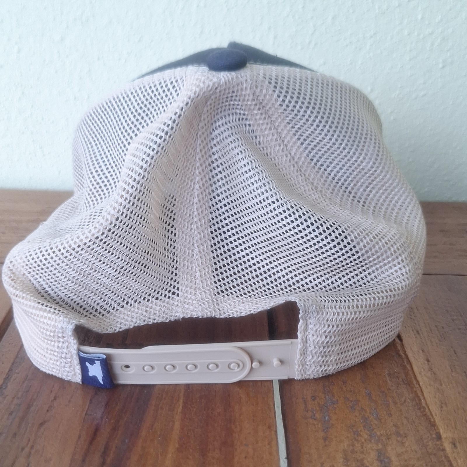 vintage Buck Knife Trucker Hat With Mesh And Snap Back