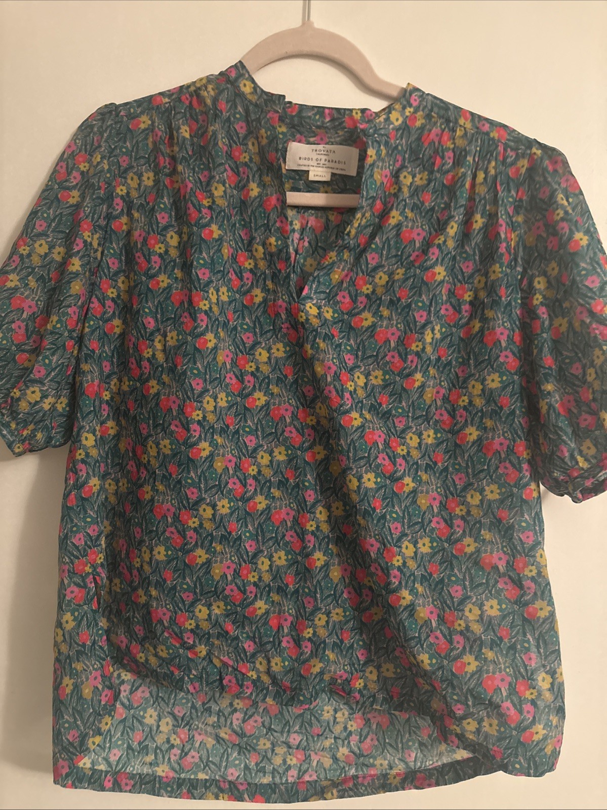 Gently worn once Trovata Birds of Paradis Green Floral Blouse Small-Runs Large