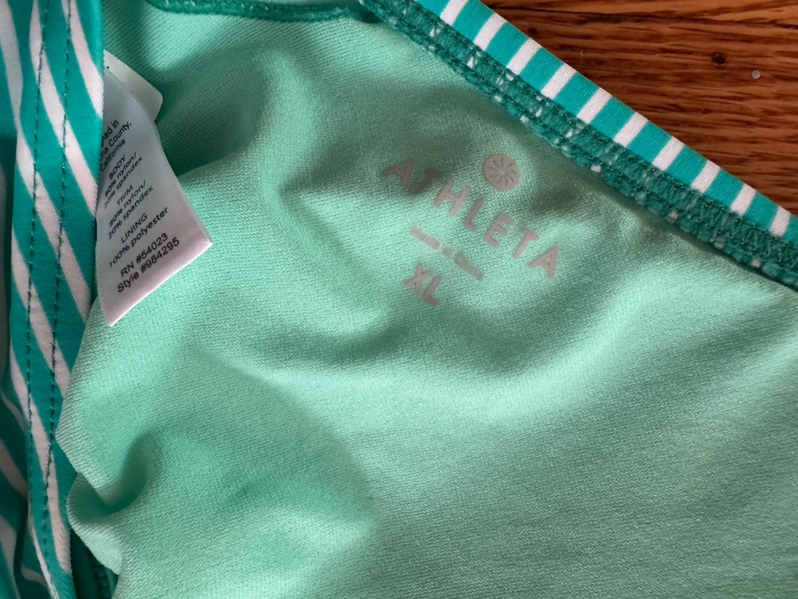Sz XL Athleta Turquoise And White Stripe Swim Top With Light Padding