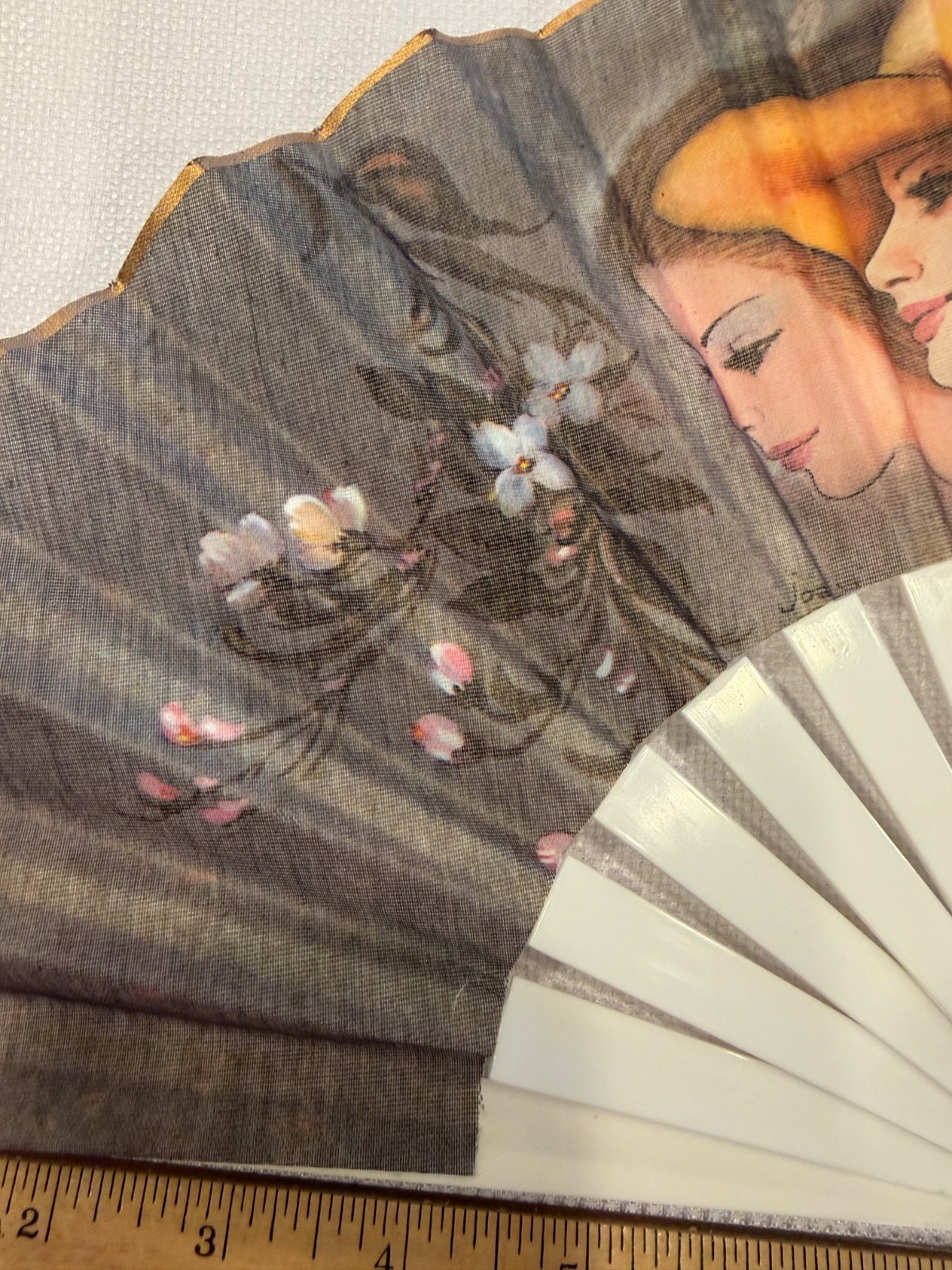 Vintage Giner Hand Fan Original Box Beautiful Lady Fabric & Plastic Fold Up