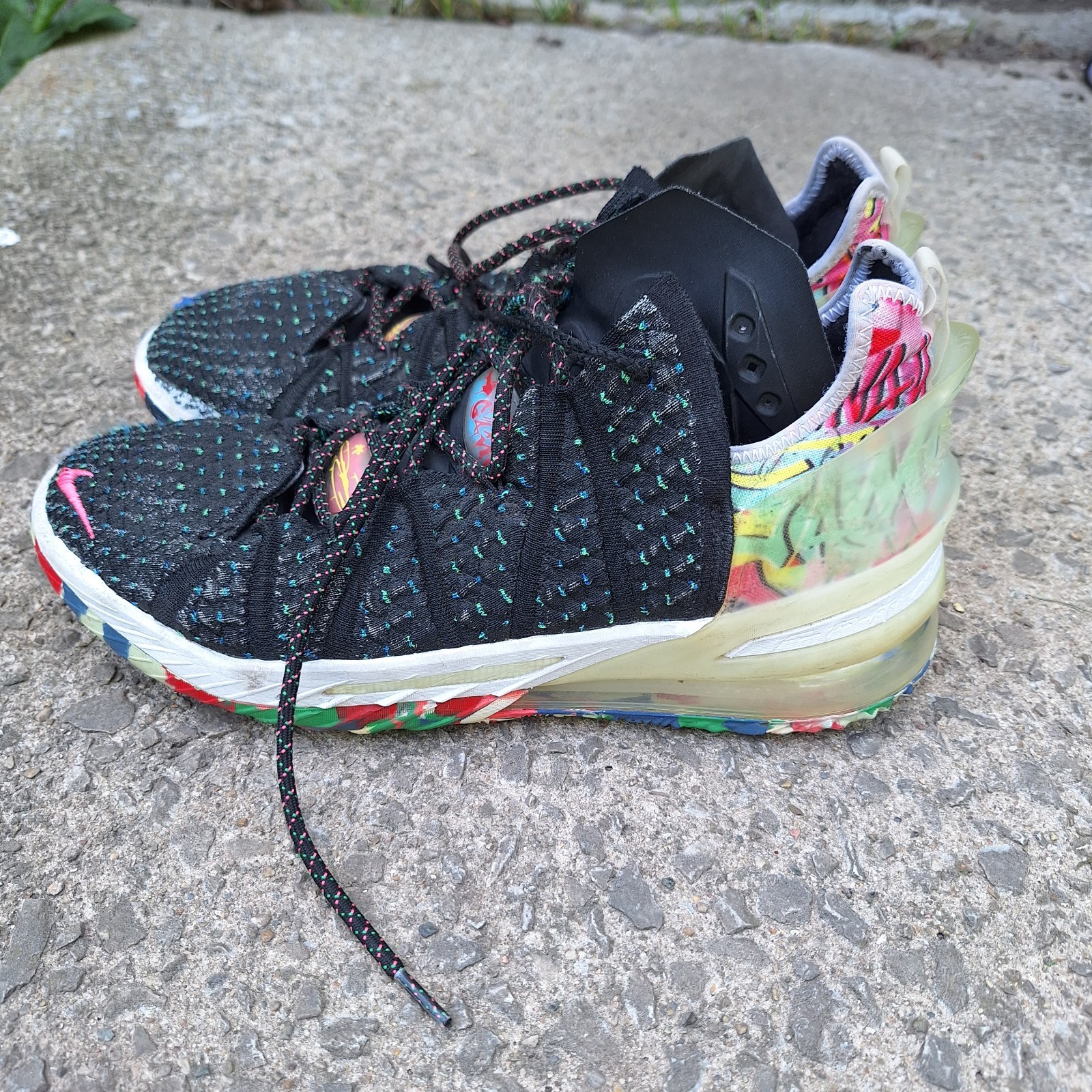 Nike LeBron 18 James Gang 2020 Graffiti Men’s Sneakers CQ9283-002 / Sz 10.5