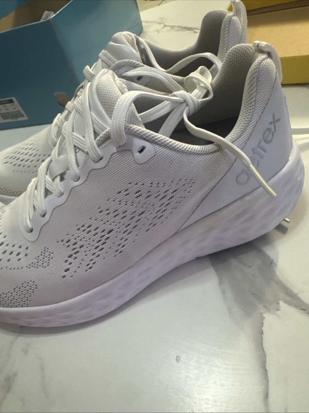 Aetrex Danika Arch Support Comfort Women’s Sneaker Size 8.5 Withe