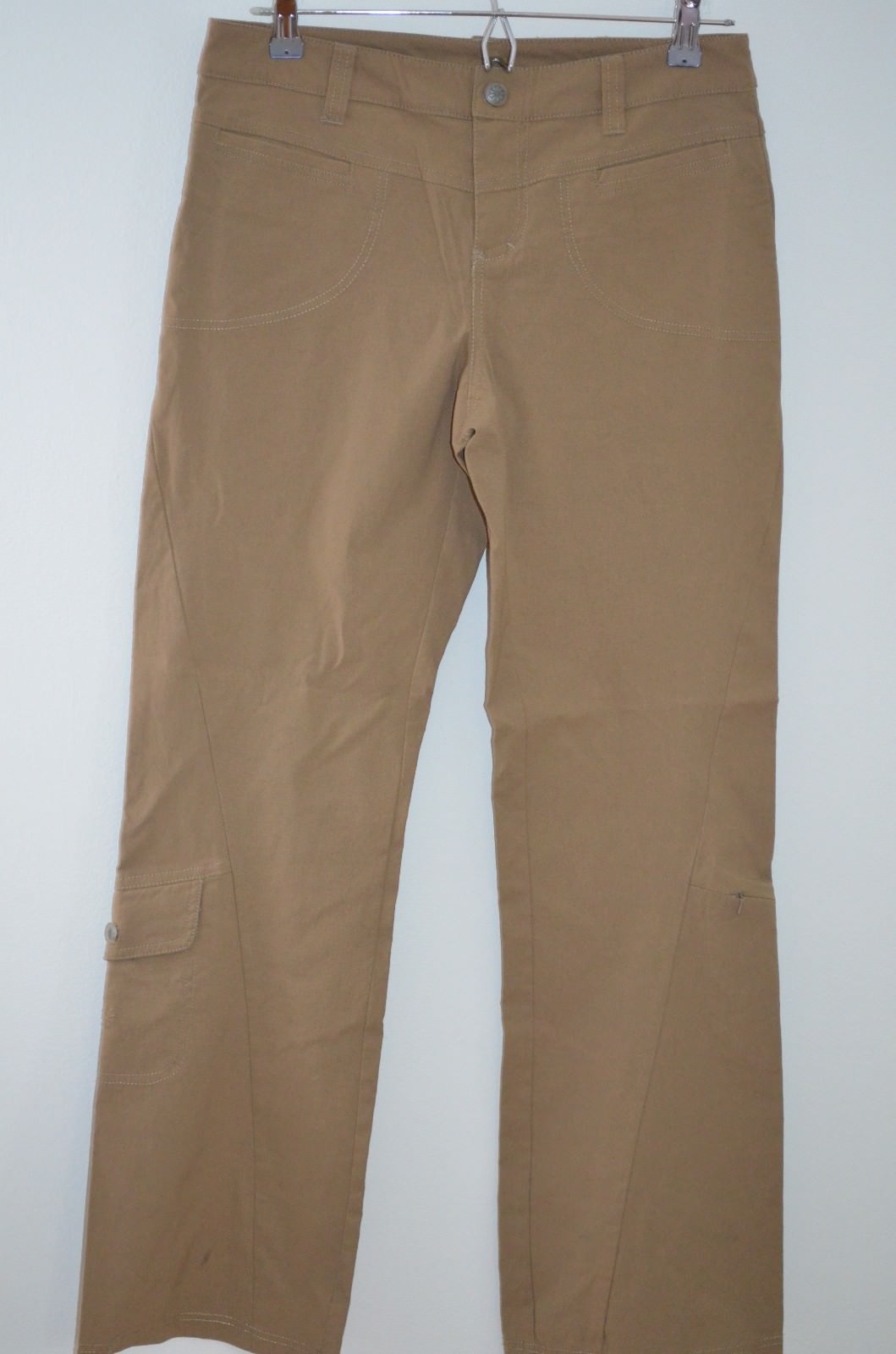 Athleta Beige 95% Nylon/5% Spandex Straight Leg Cargo Pants Size 4