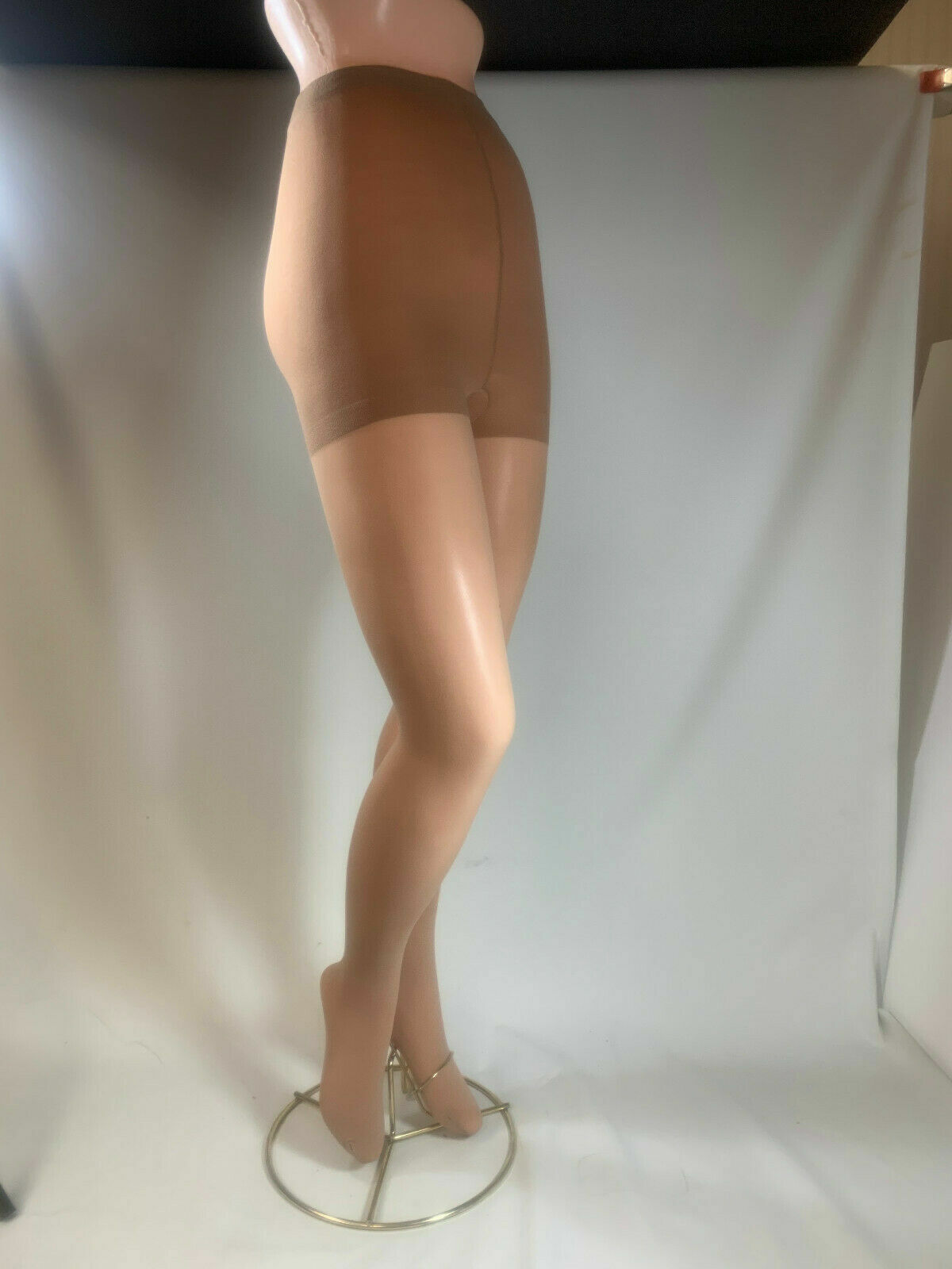 6 Pr National Run Resist Control Top Pantyhose – 5 Sizes – 8 Colors